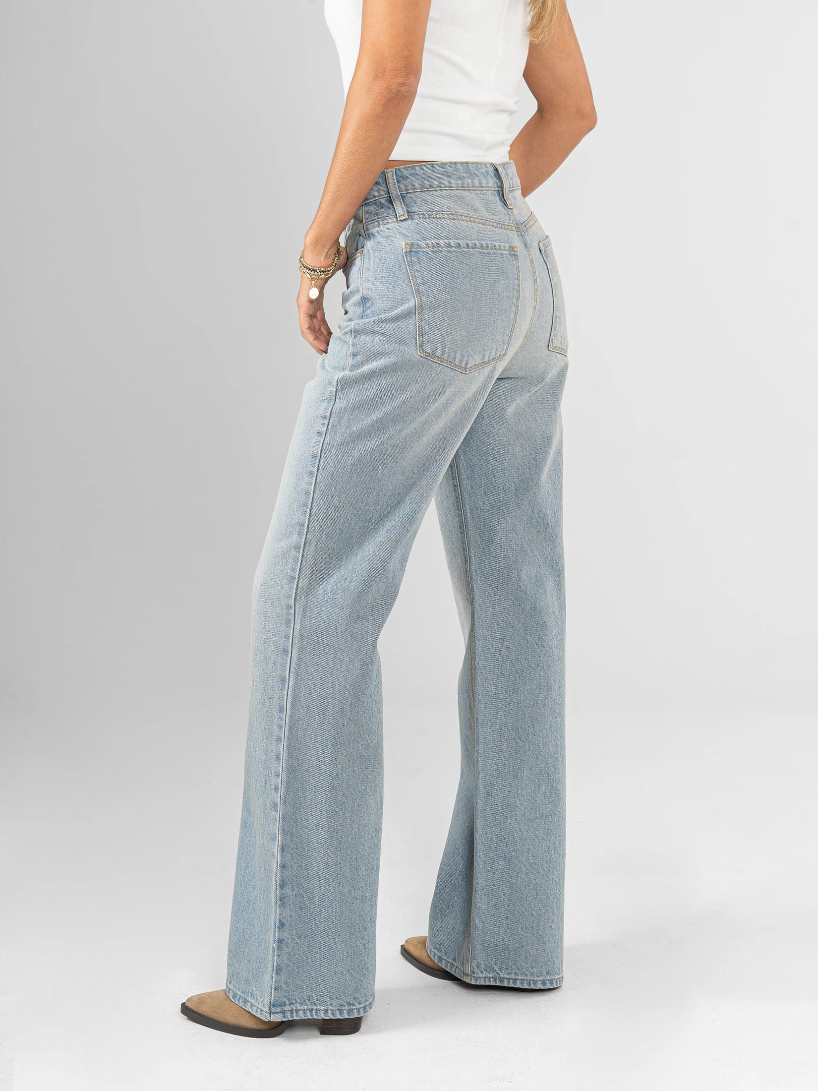 Ref: 066427 Jean Mom Flare, rígido, tiro alto, tono azul medio. - imagen 3