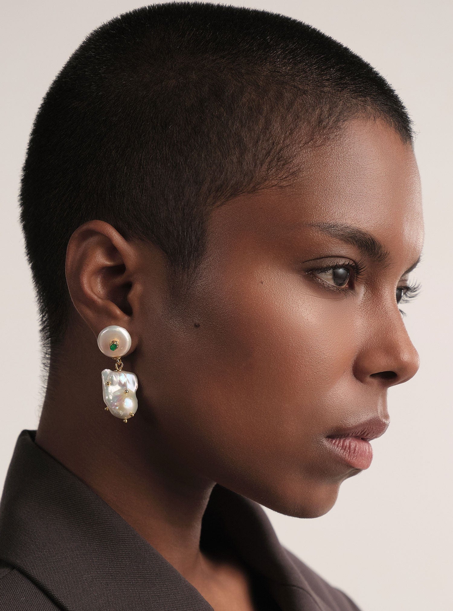 White Baroque Pearl Drops - imagen 3
