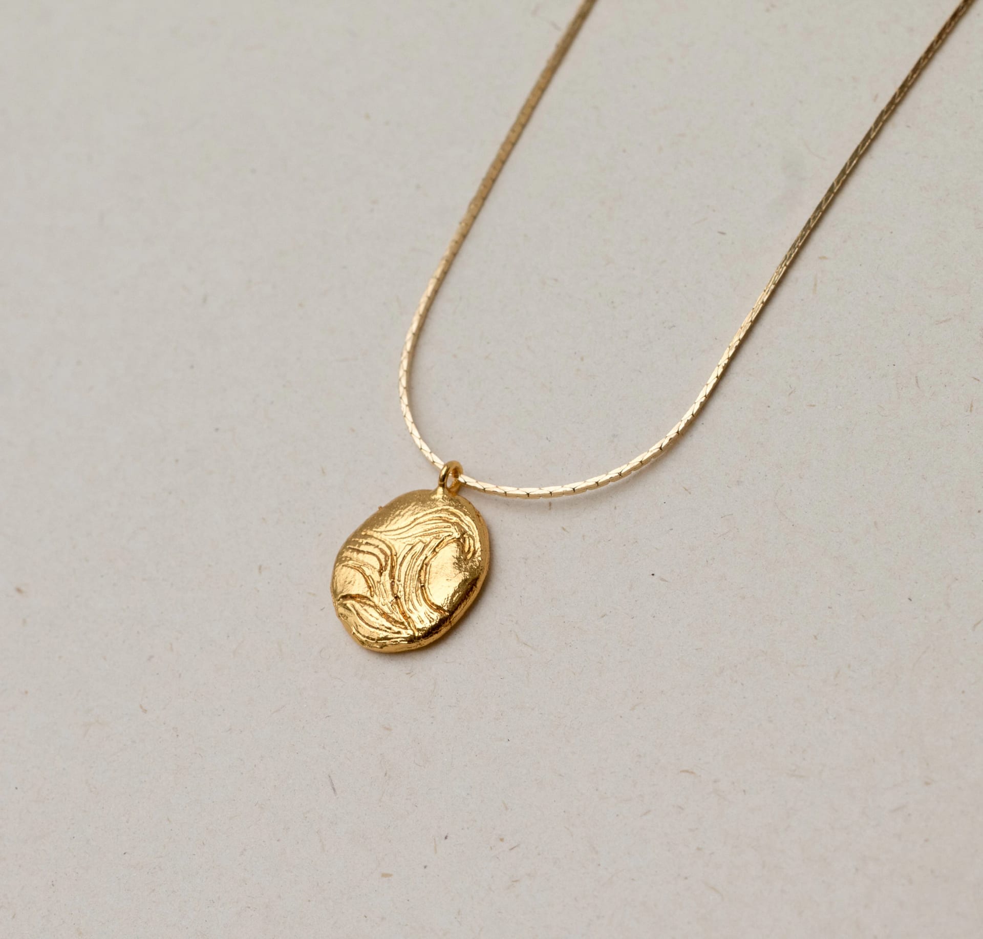 Collar moneda Ola - imagen 2