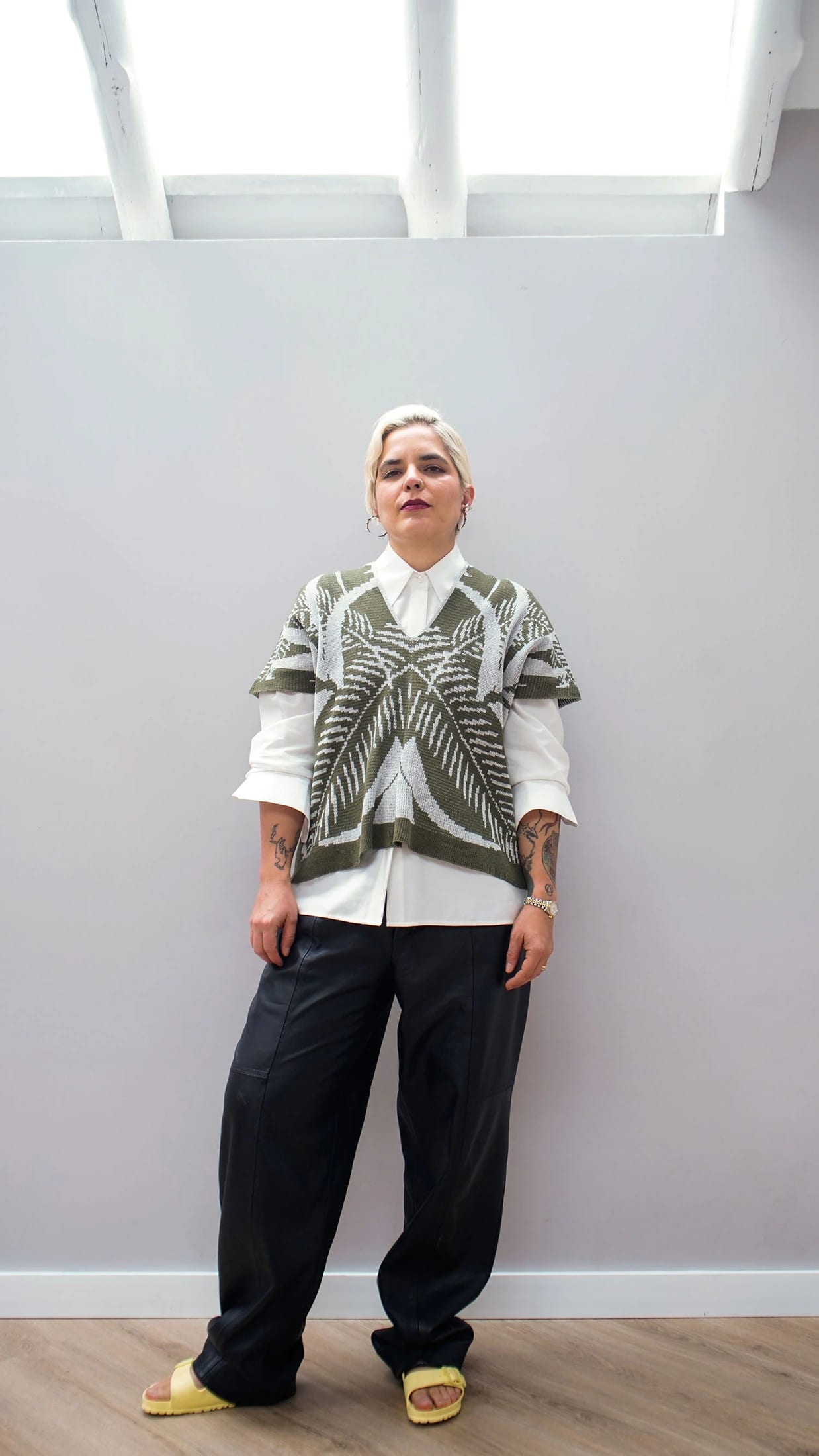 Blusa Palmas - verde militar y gris claro - imagen 3