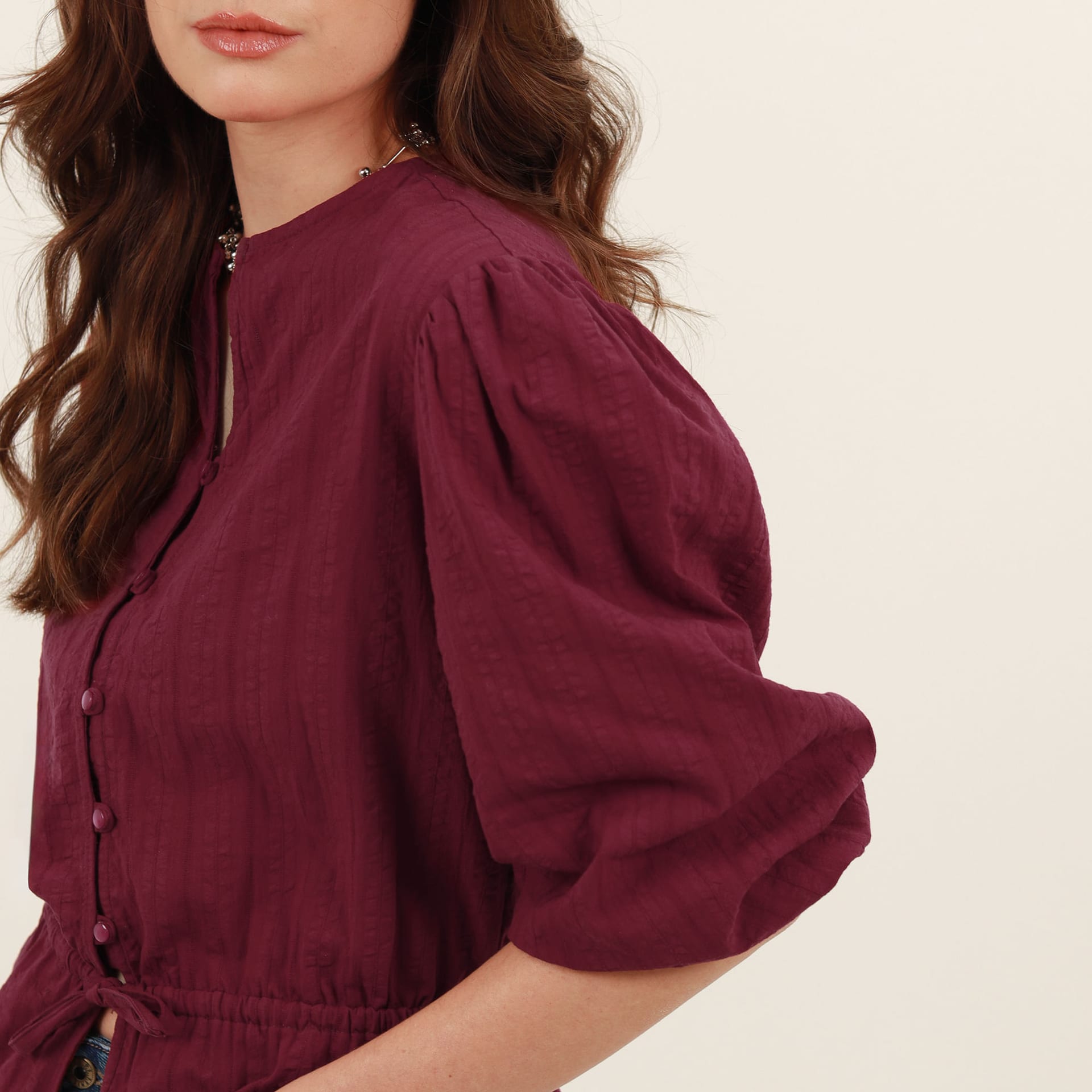Blusa abierta cuello redondo manga globo 3/4 con cordón en cintura - imagen 7