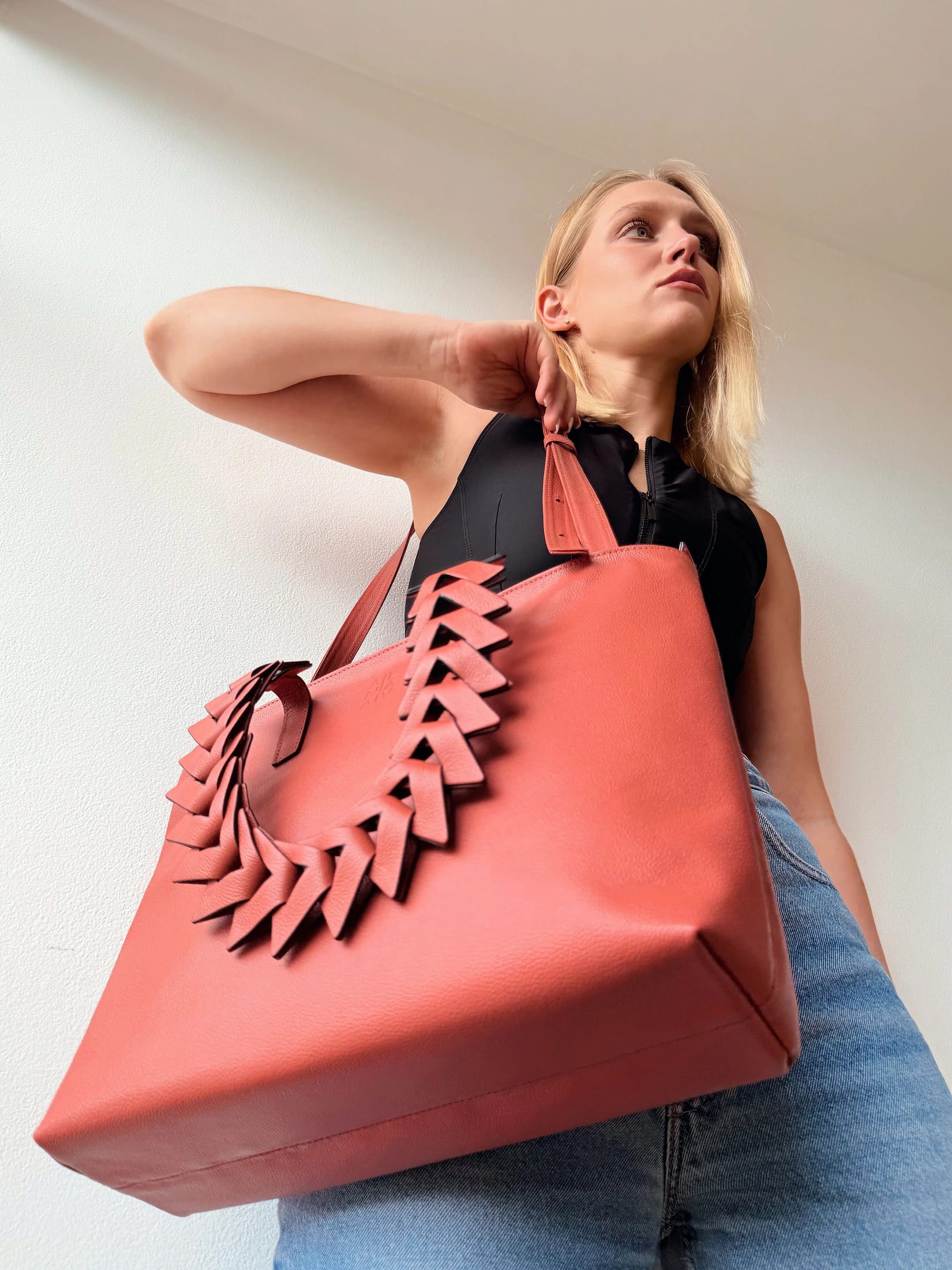 Caro laptop Tote  Ladrillo 14" - imagen 3