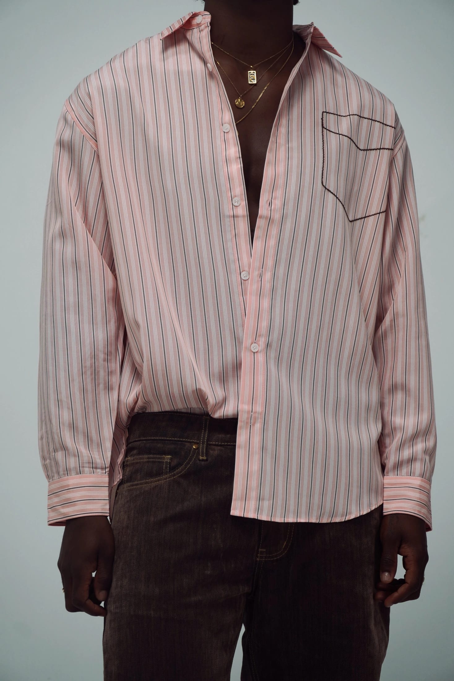 Camisa Bolsillo Bordado Rosa - imagen 6