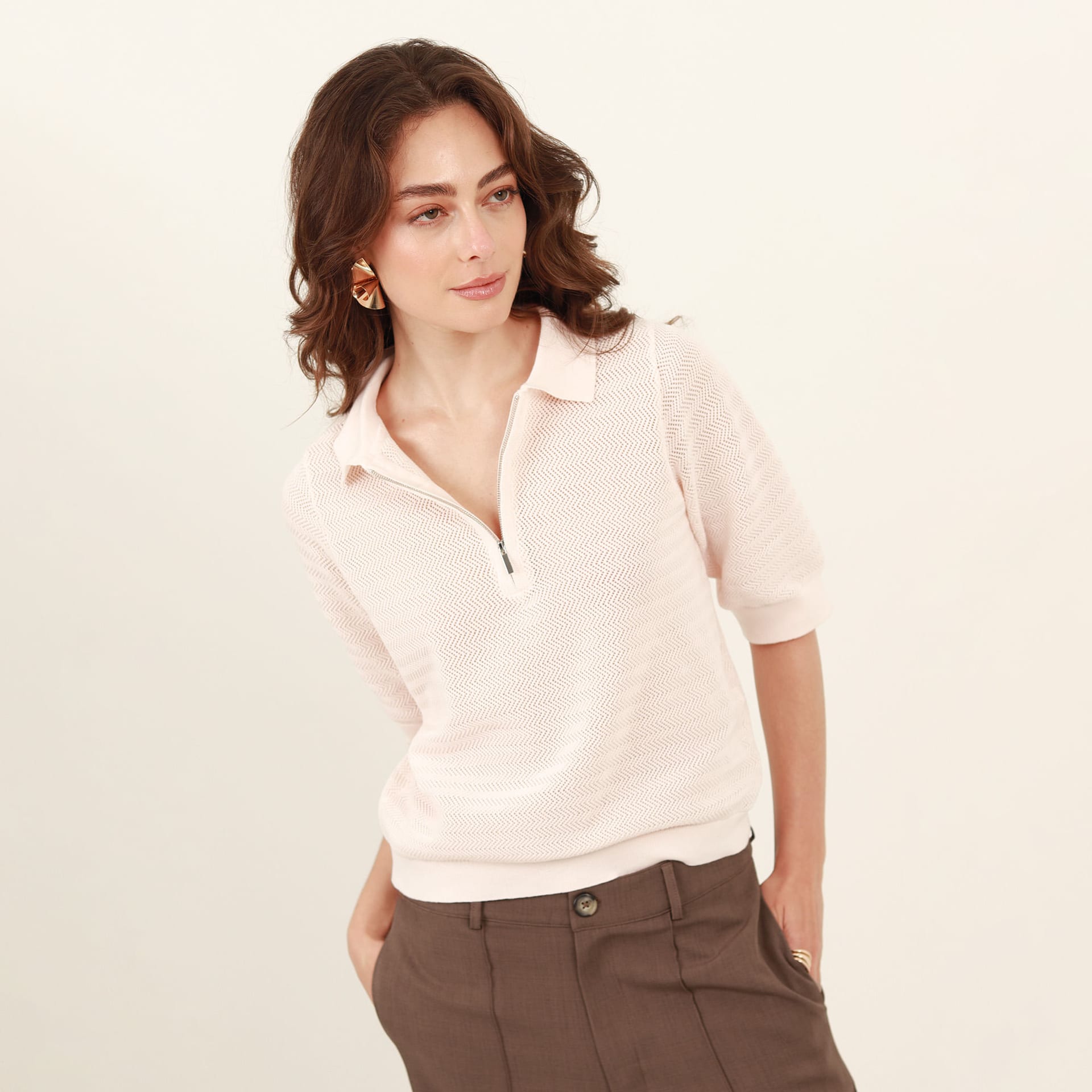 Sweater cuello polo manga corta con textura - imagen 2