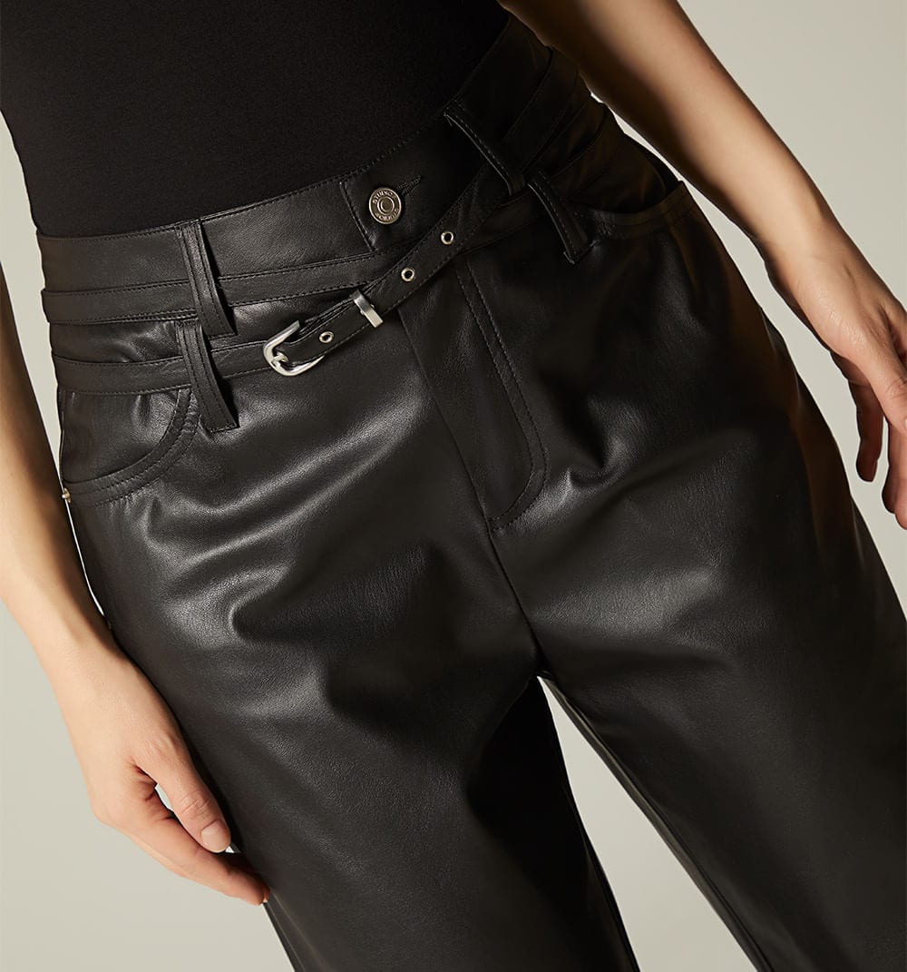 Pantalon loose fit correa en pu - imagen 3