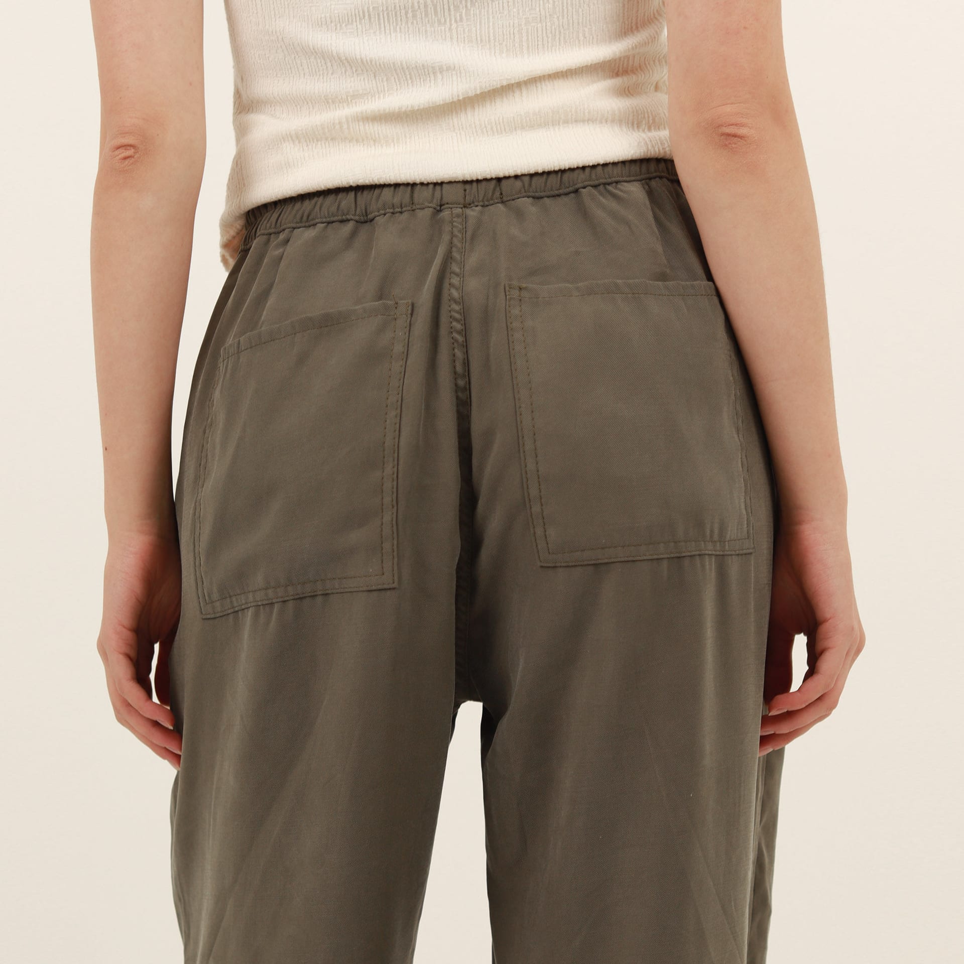 Pantalón bota recta con elastico en cintura y cordón - imagen 10