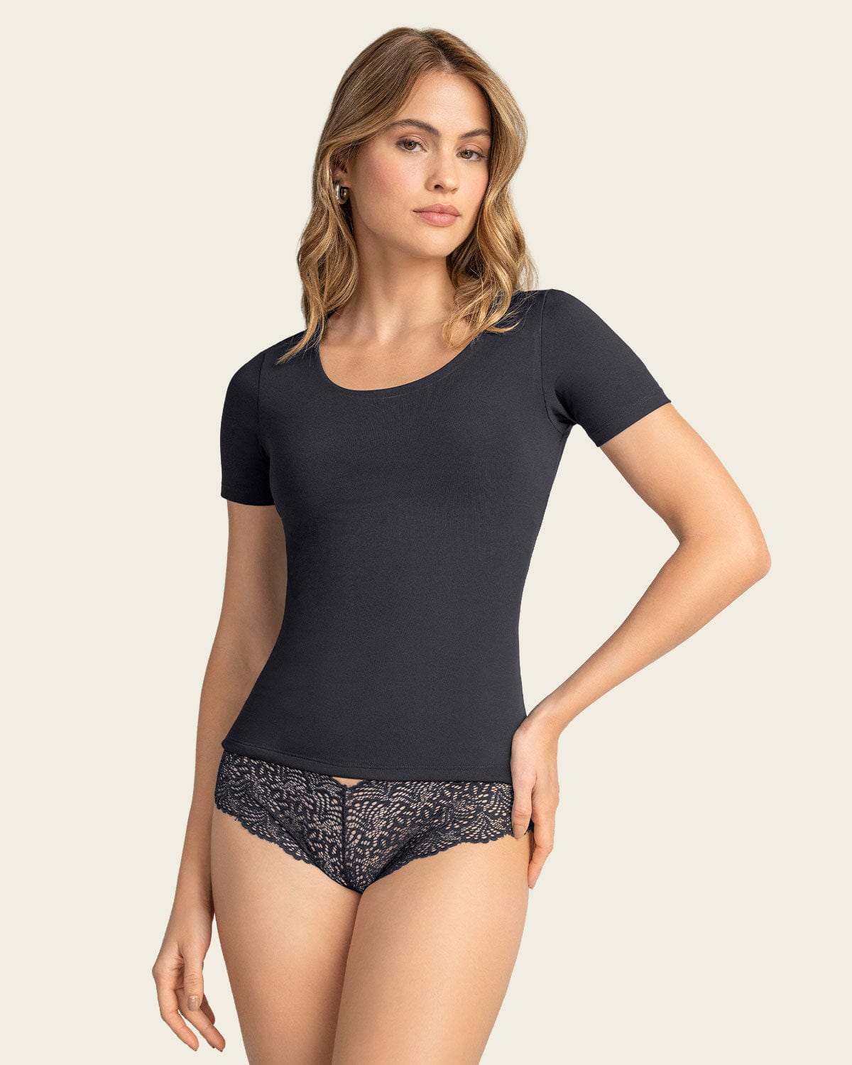 Camiseta corta ajustada con escote redondo - imagen 1