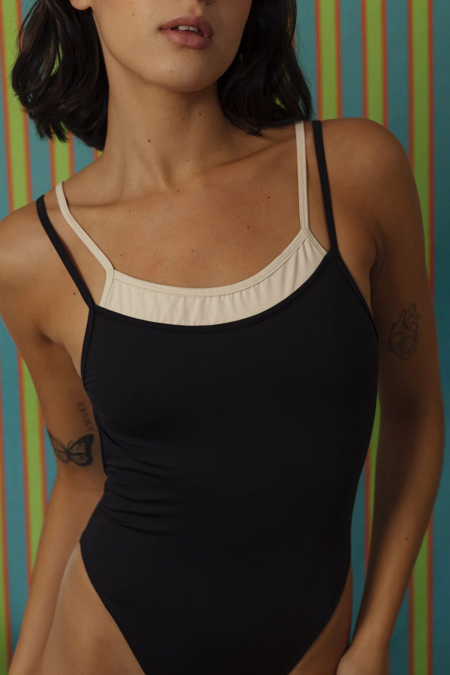 Loraine One Piece In Black - imagen 10