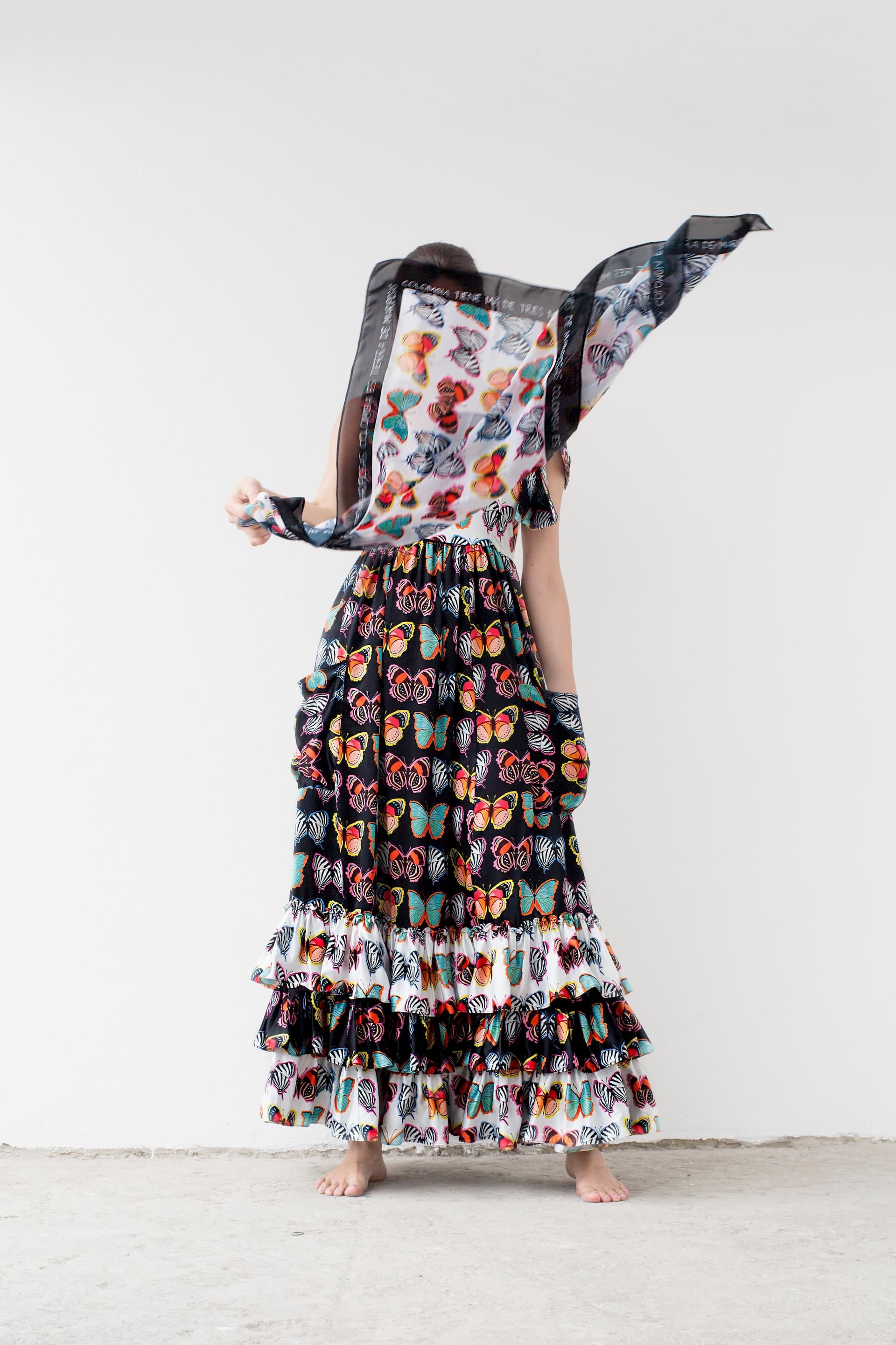 Maxi Vestido Tierra de Mariposas Negro - imagen 4