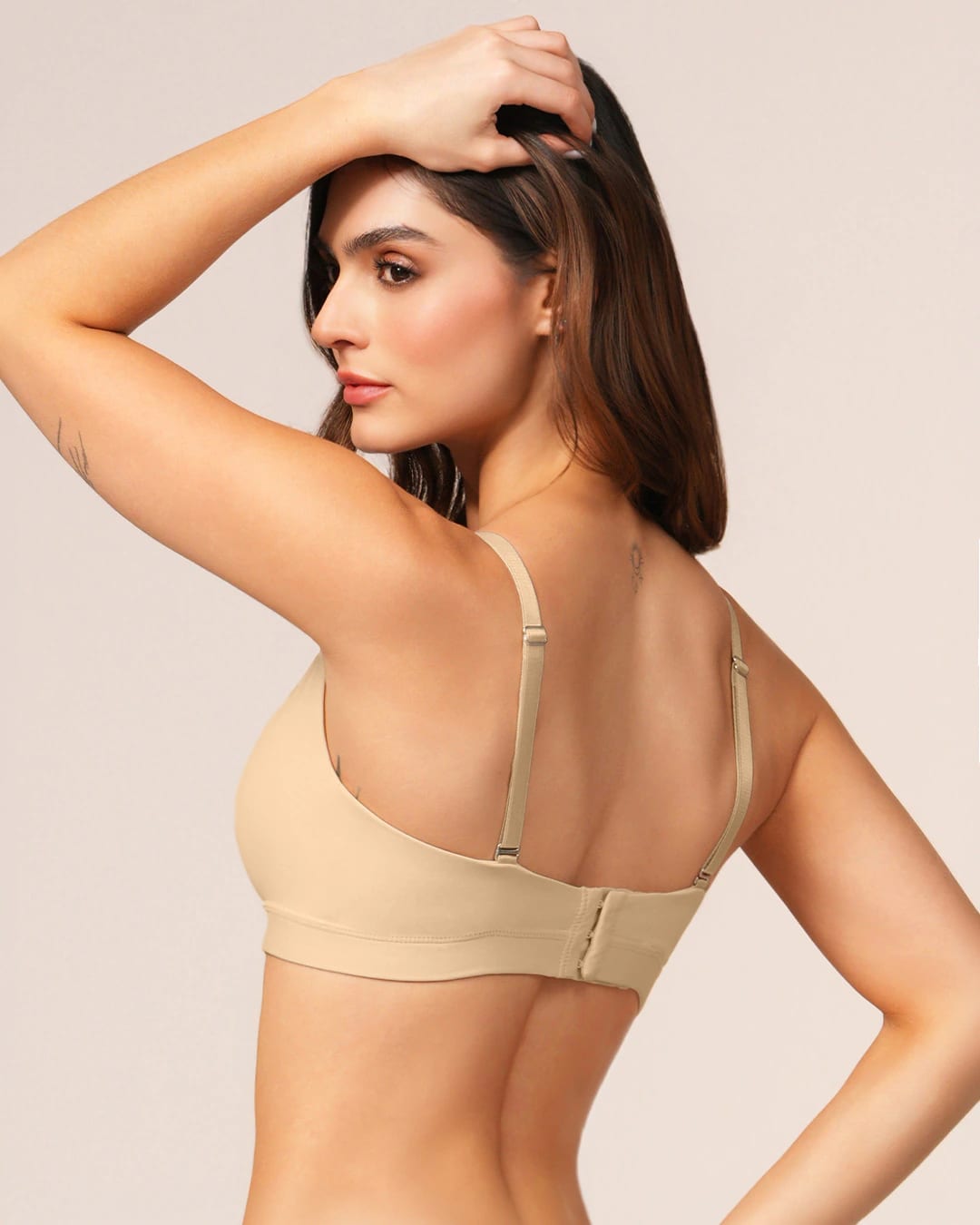 Top Prehormado en Microfibra con Almohadillas Removibles y Broche Ref. 450 - imagen 2