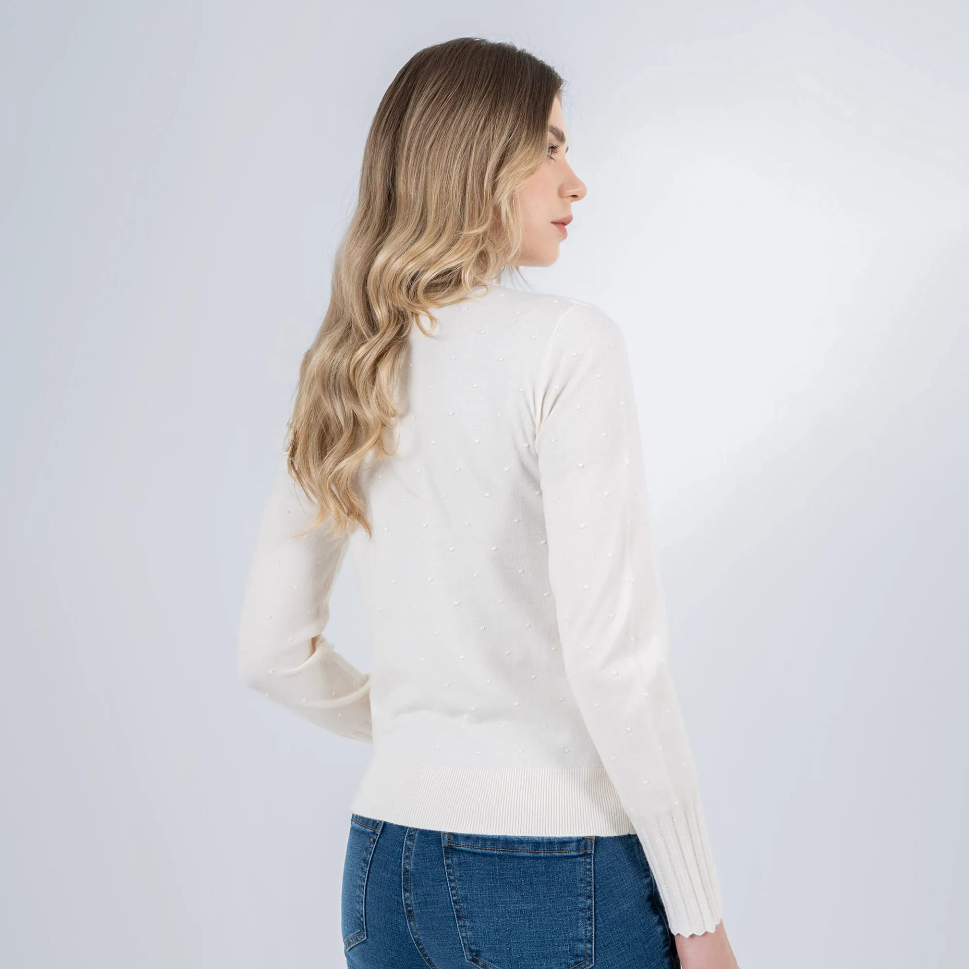 Sweater textura pepas cuello redondo manga larga - imagen 12