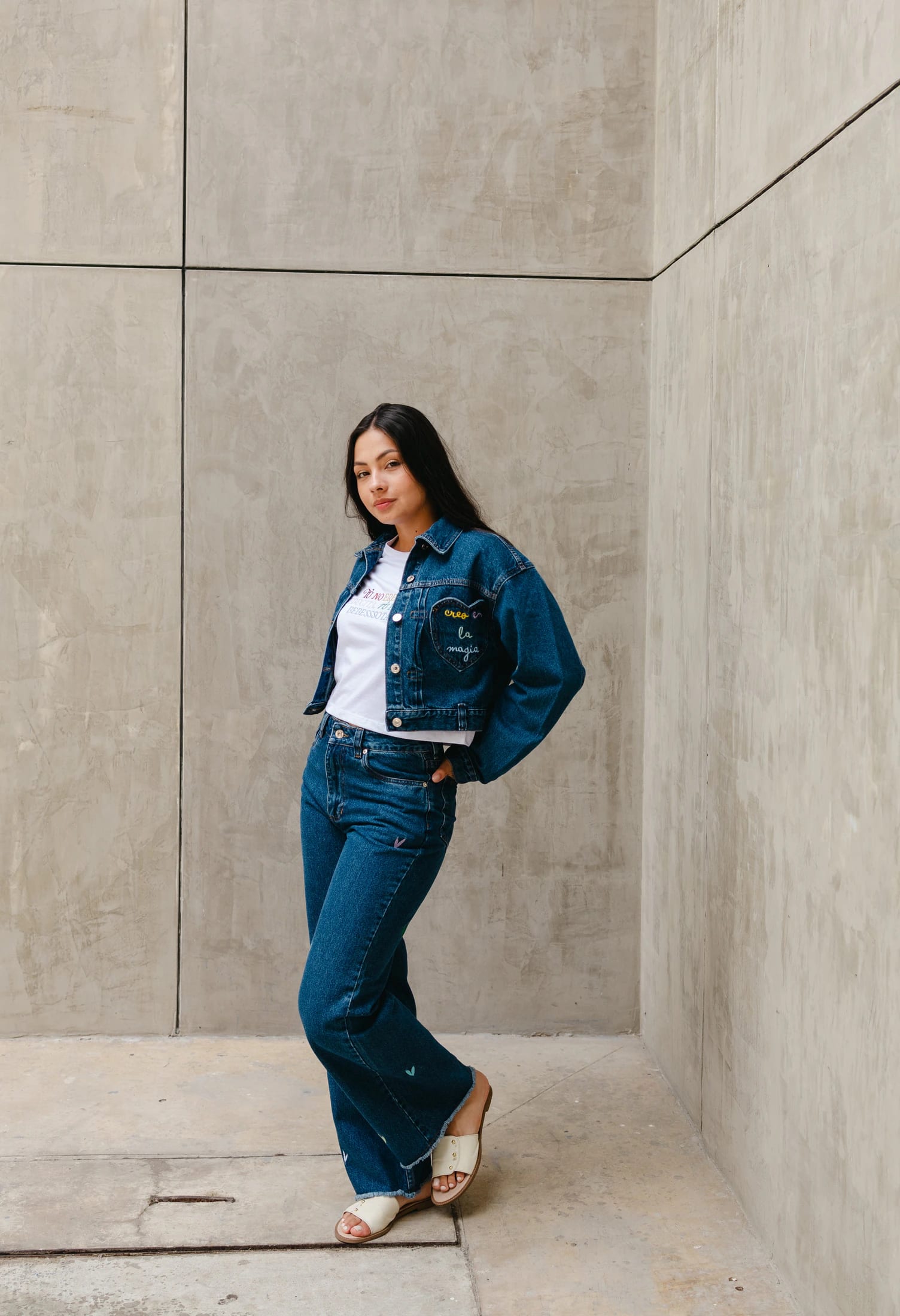 Creo En La Magia Embroidered Denim Jacket - imagen 1