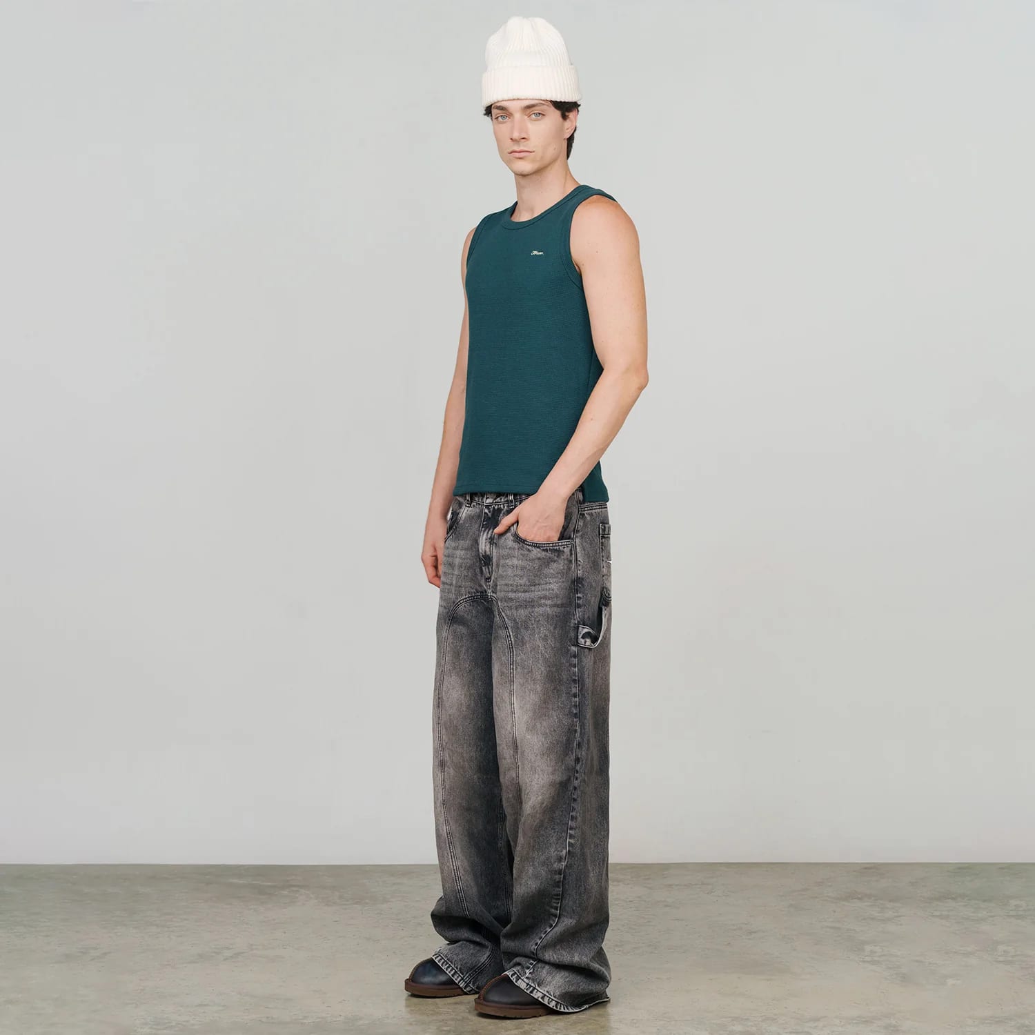 Textured Sleeveless T-Shirt - Pine Green - imagen 10