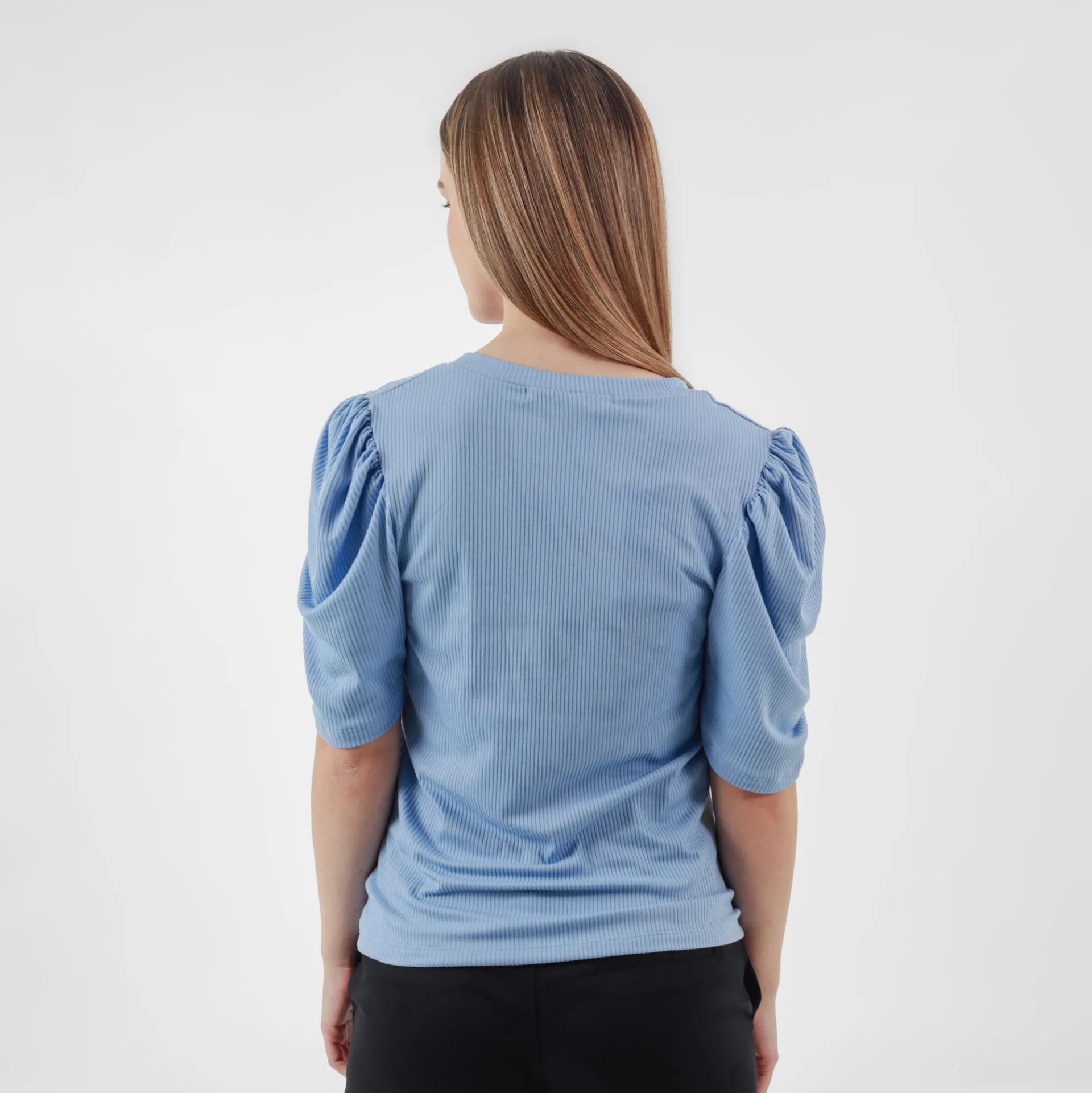 Camiseta Cuello V Manga Corta - imagen 18