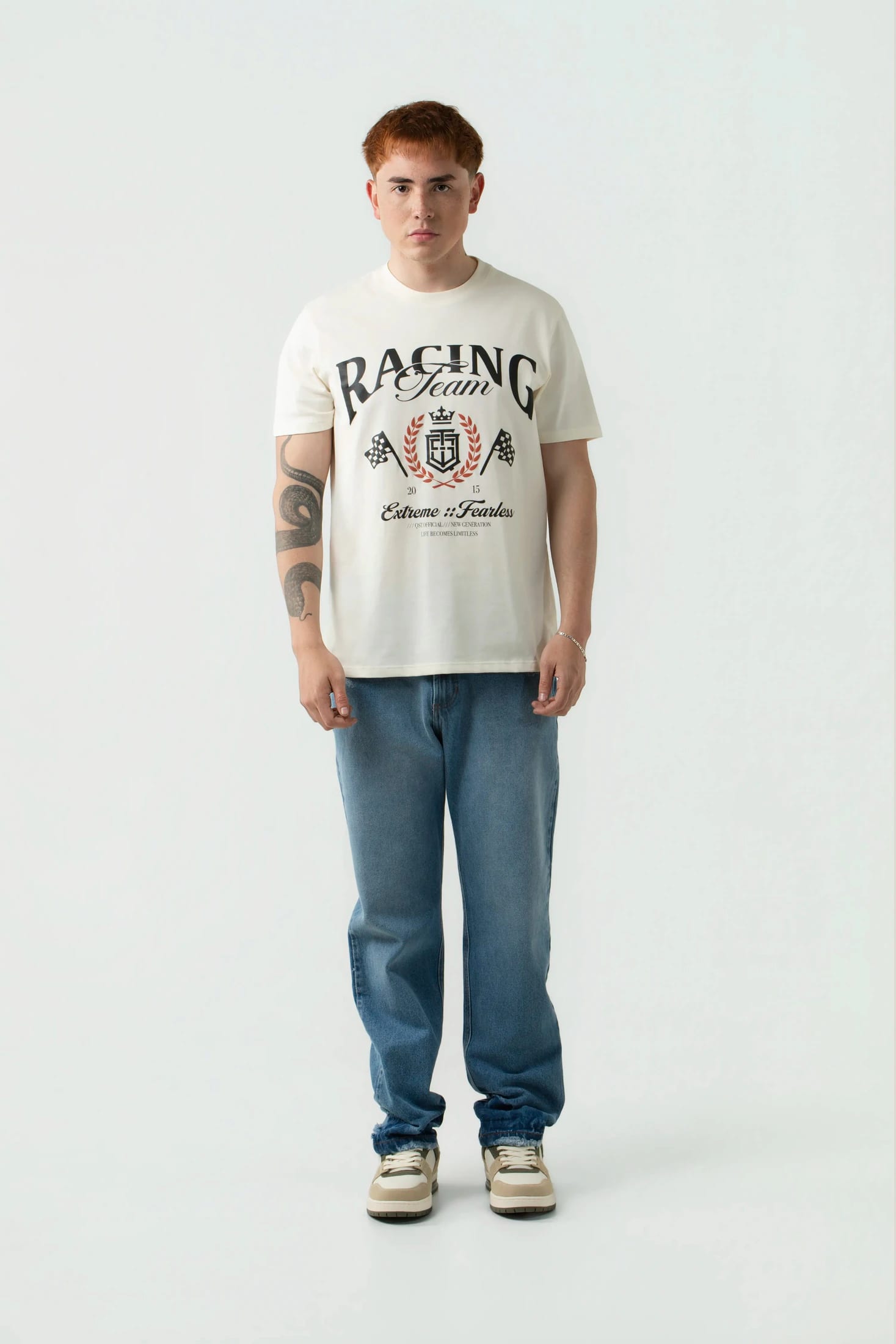 CAMISETA ESPECIAL ESTAMPADO LOCALIZADO COLOR IVORY - imagen 4
