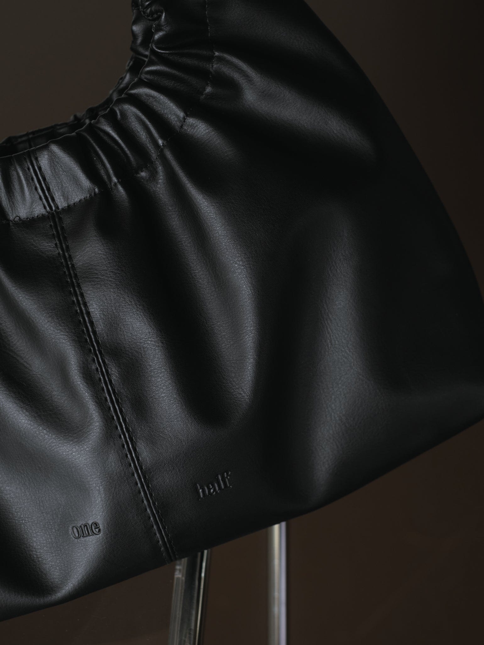 THE DAILY POUCH BAG  - BLACK - imagen 7