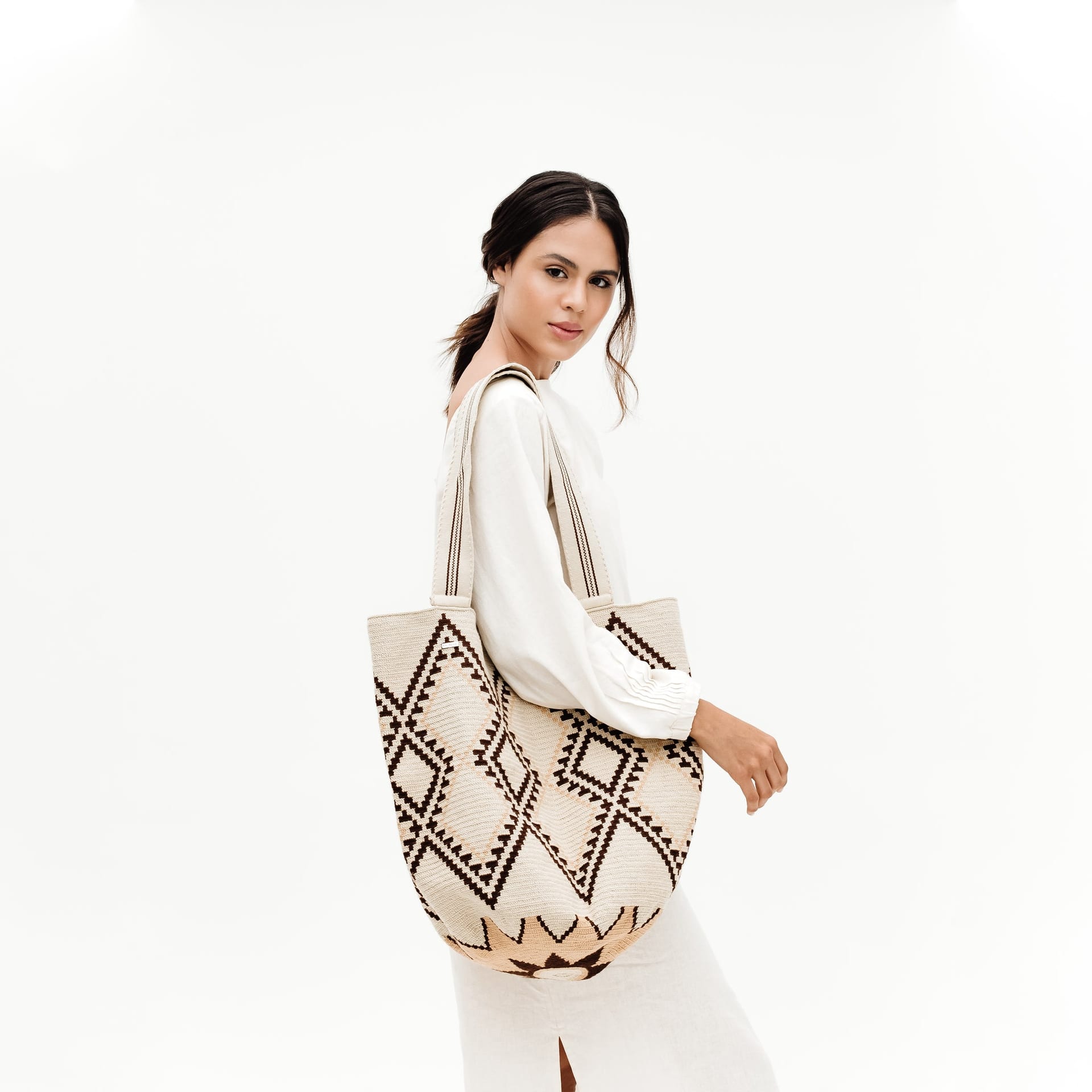 Maxi Bolso Wayuu Arena/Marrón - imagen 5