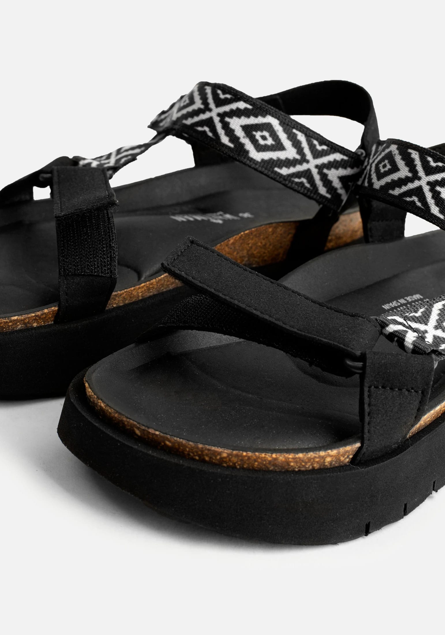 Sandalia Bruni Negro - Marfil - imagen 4