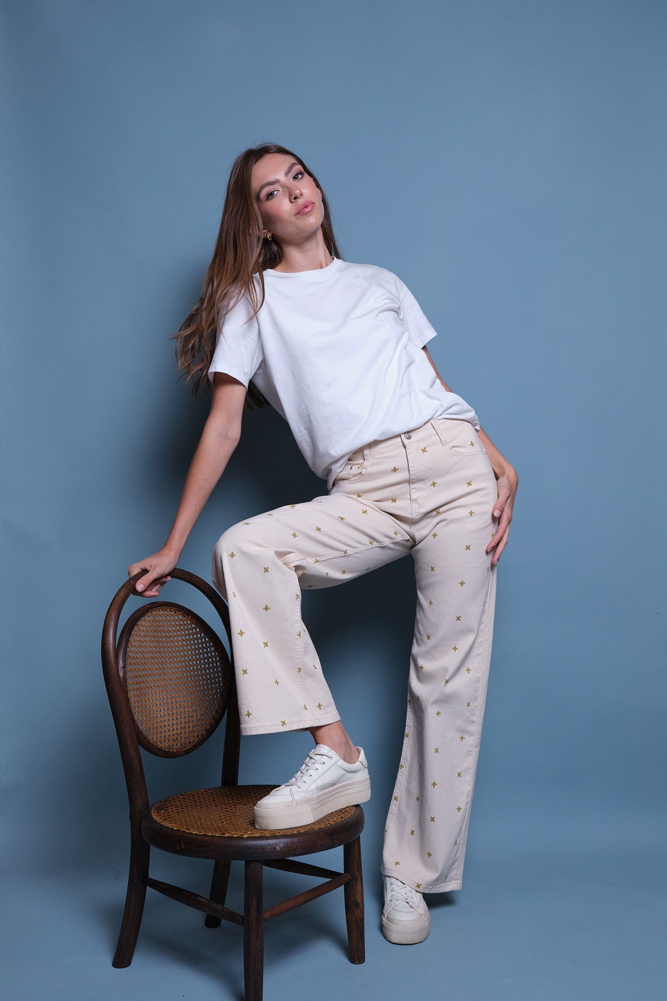 JEANS BEIGE BORDADO ASPA - imagen 2