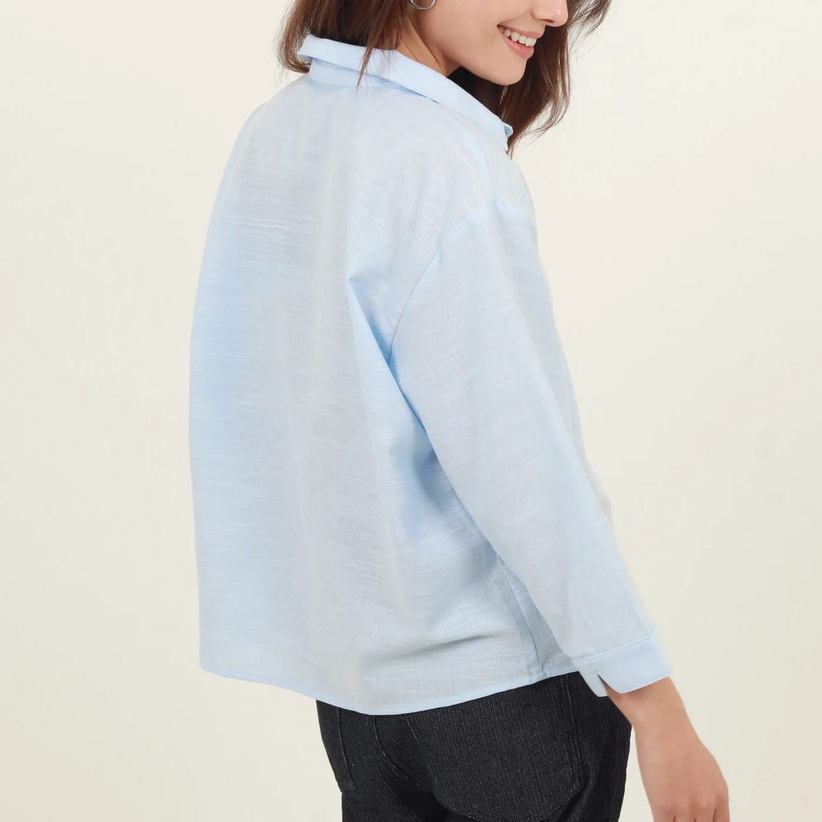 Blusa abierta cuello camisero manga 3/4 con estampado - imagen 6