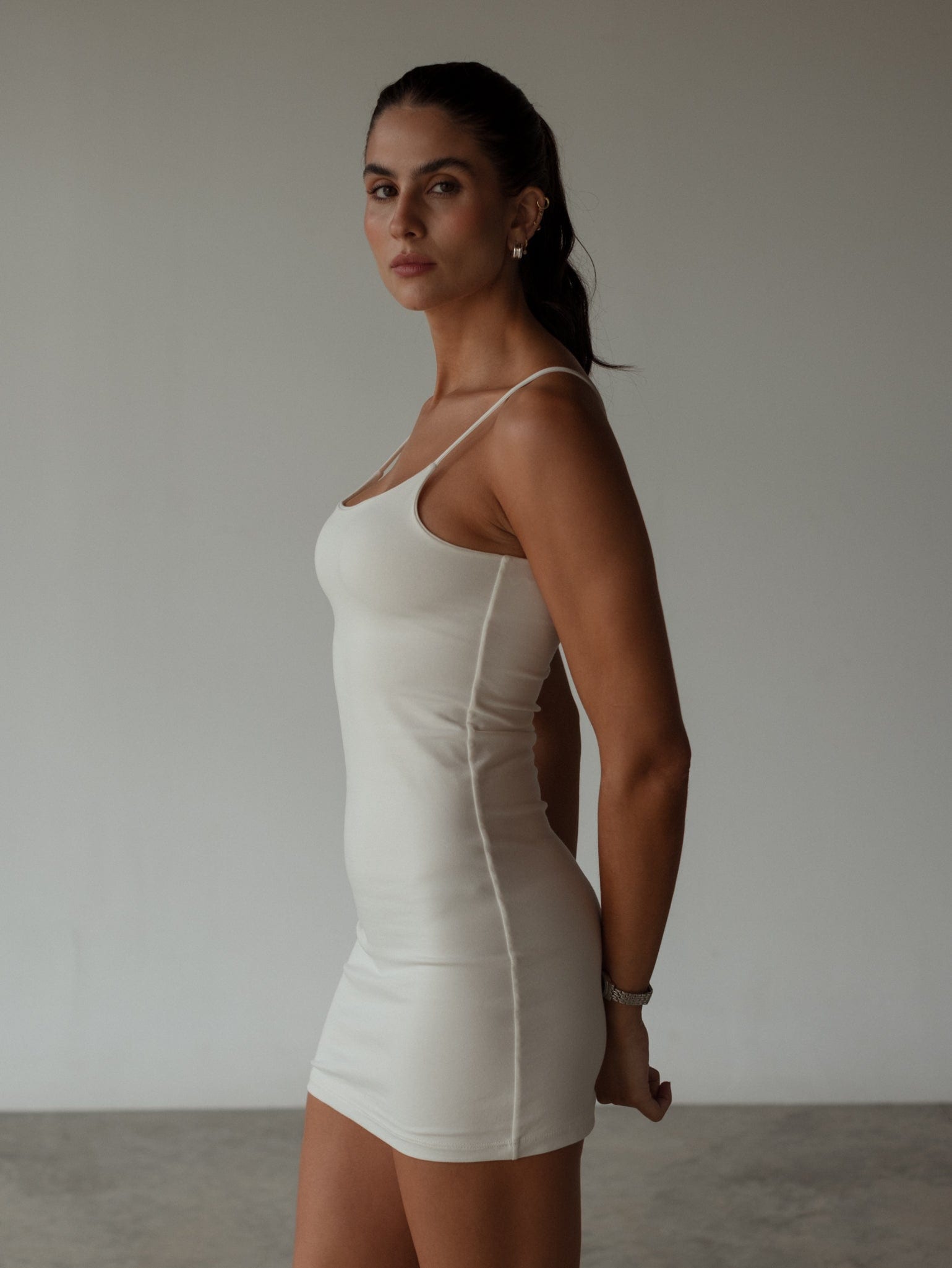 ESSENTIAL MINI DRESS - SOFT WHITE - imagen 13