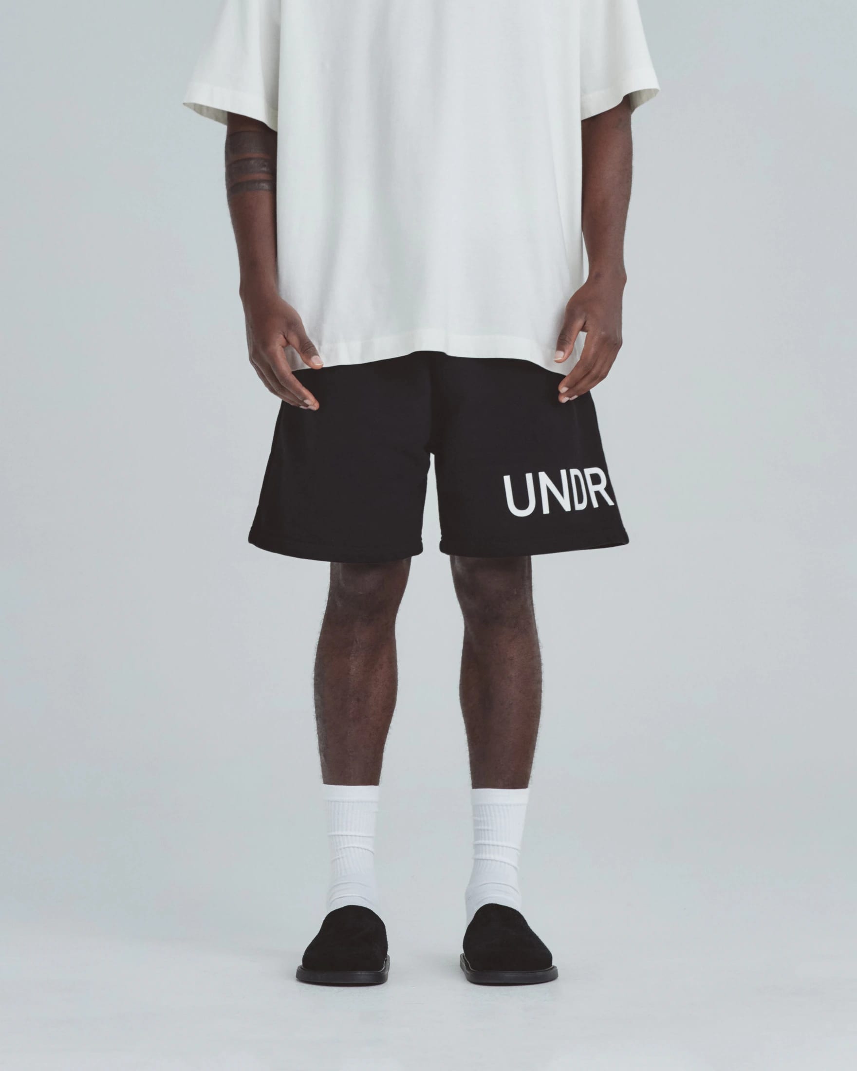 Line Basic Biased Shorts Black - imagen 2