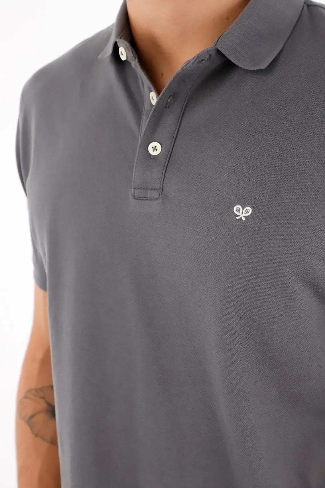 Polo con mini raqueta gris con acabado ligero para hombre - imagen 7