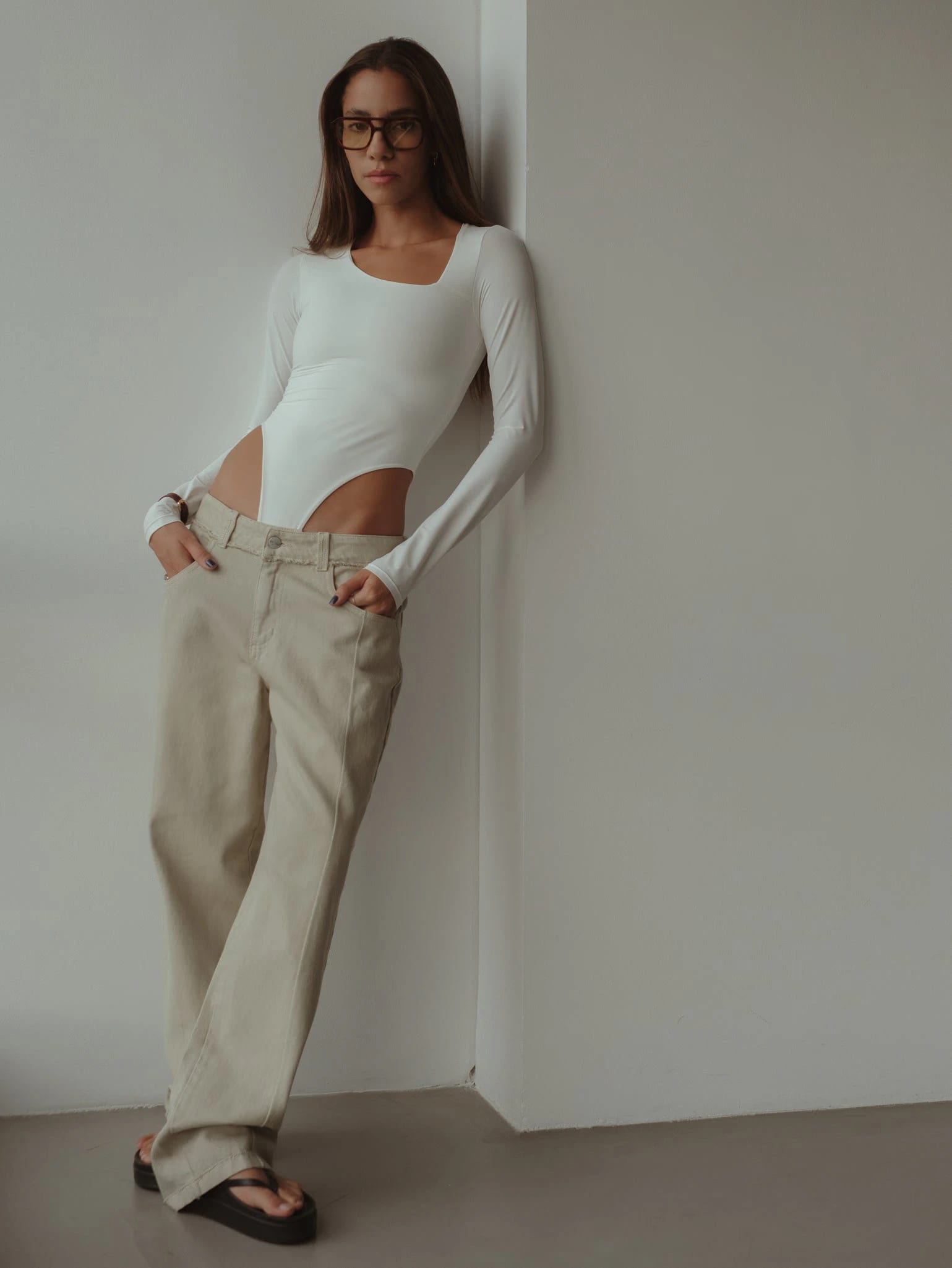 OPEN CURVE BODYSUIT - SOFT WHITE - imagen 3