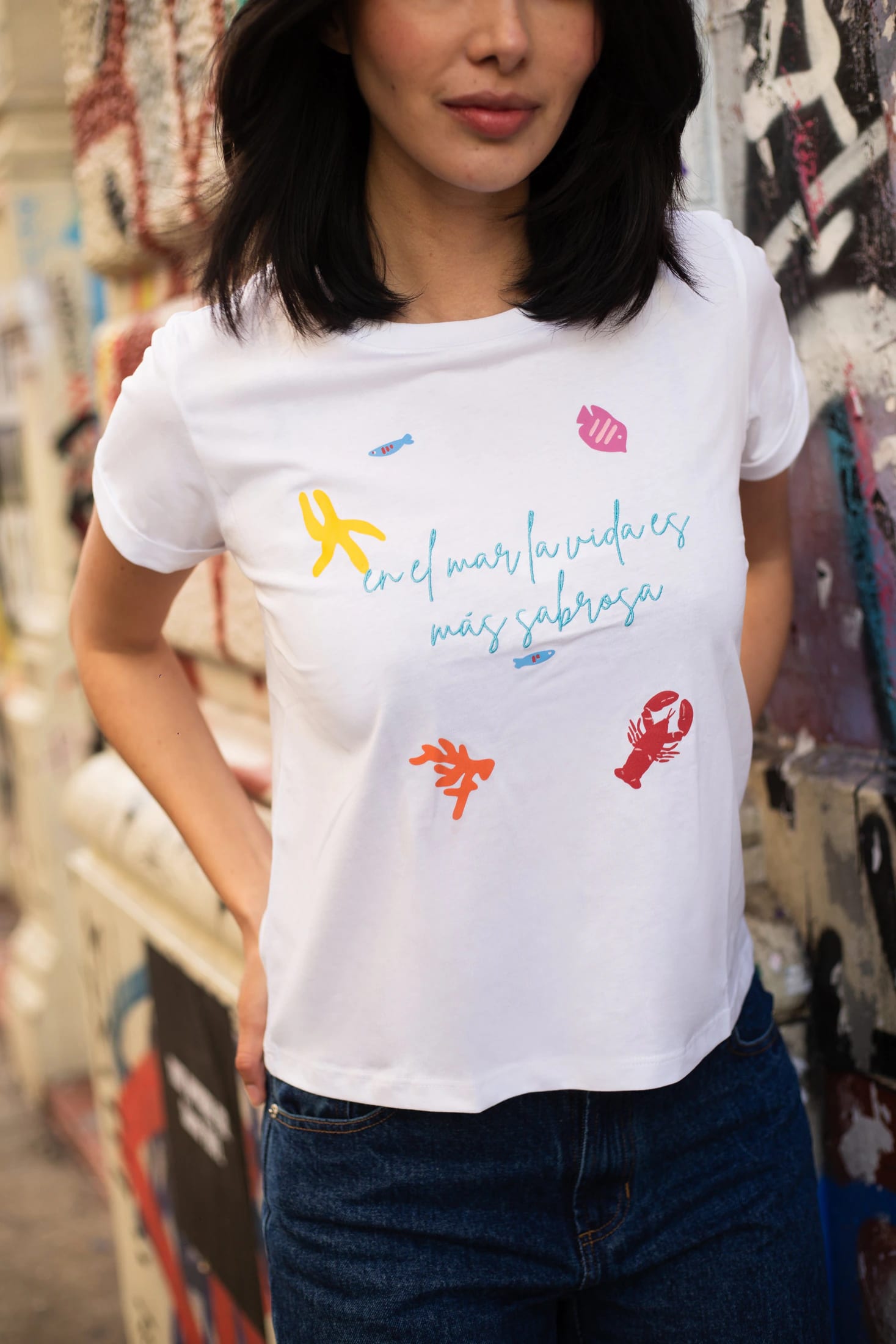 En El Mar La Vida Es Más Sabrosa Oversized Tee - imagen 2