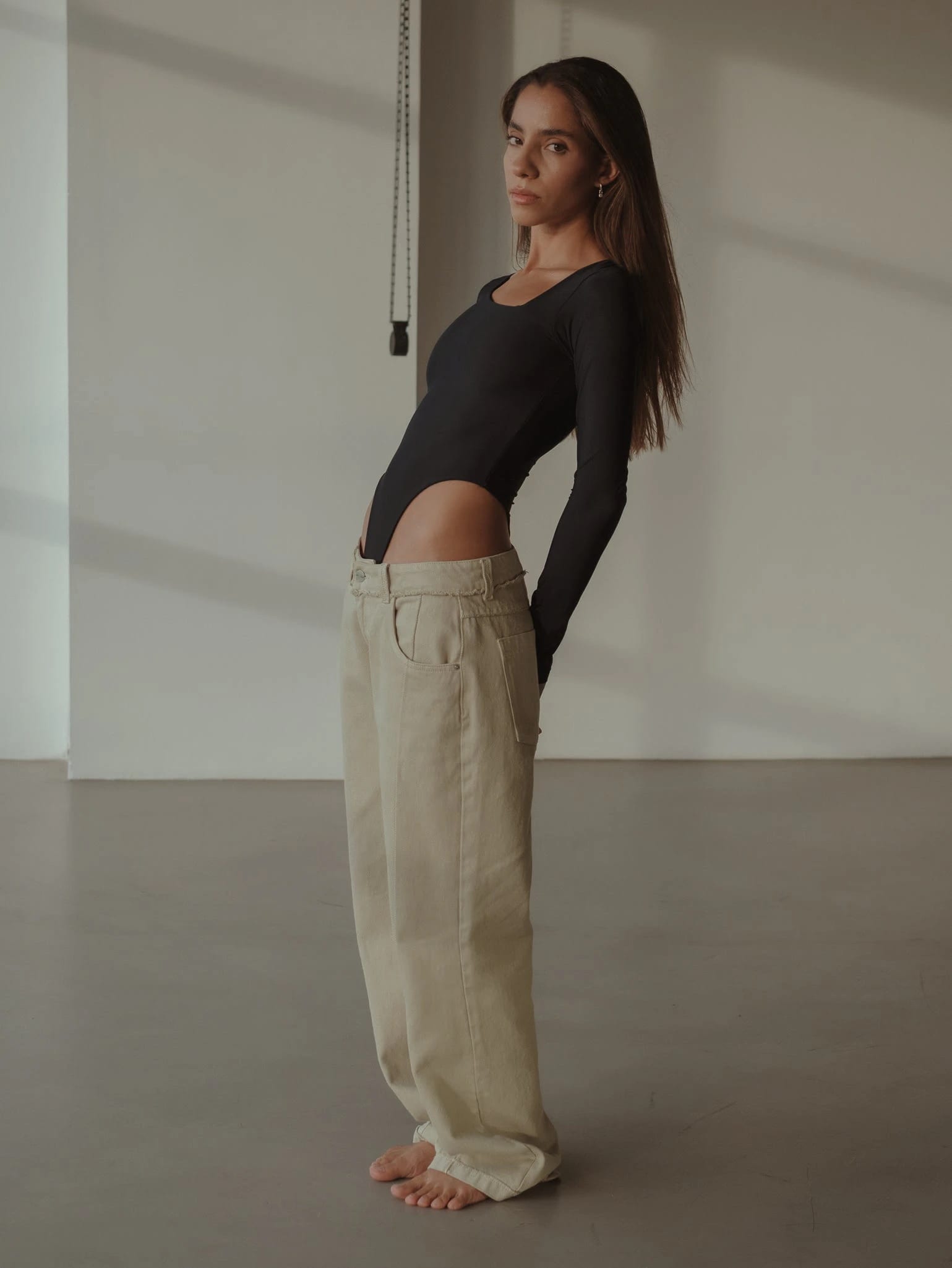 SPLIT LEG STRAIGHT JEAN - ASH - imagen 9