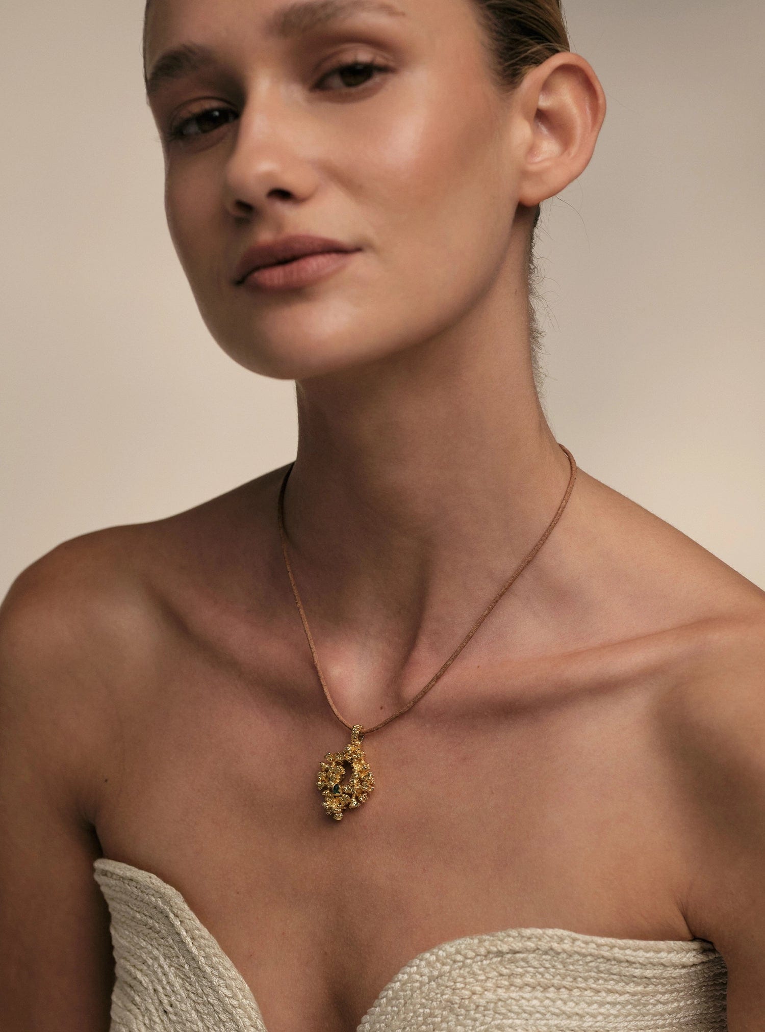 Halo Pendant Necklace - imagen 4