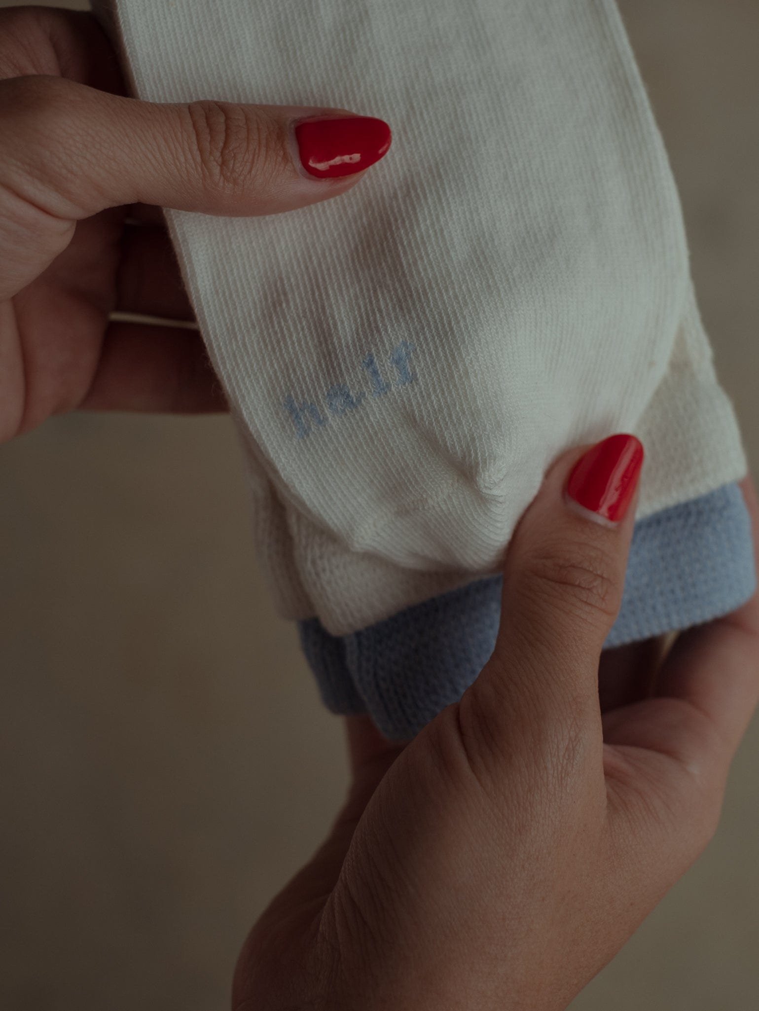 MIDI LAYERING SOCKS - SOFT WHITE & BABY BLUE - imagen 9