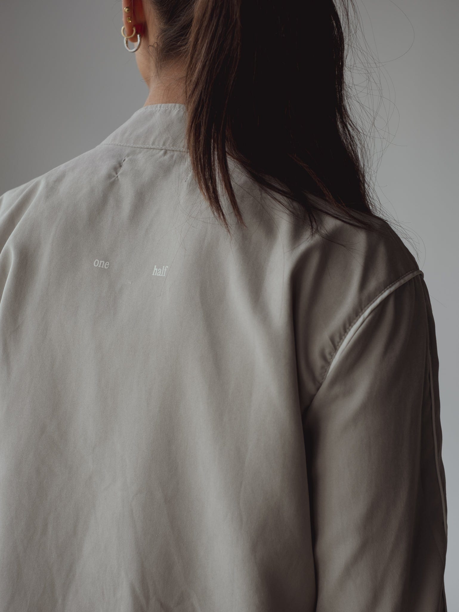LINE WINDBREAKER JACKET - GRAY & WHITE - imagen 15