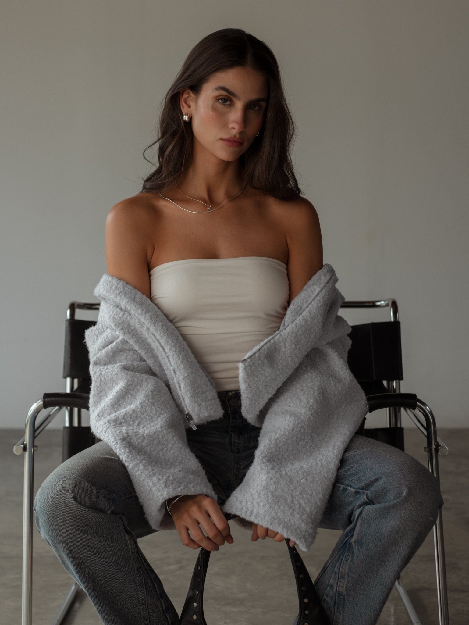 DRAPED STRAPLESS TOP - SOFT WHITE - imagen 7