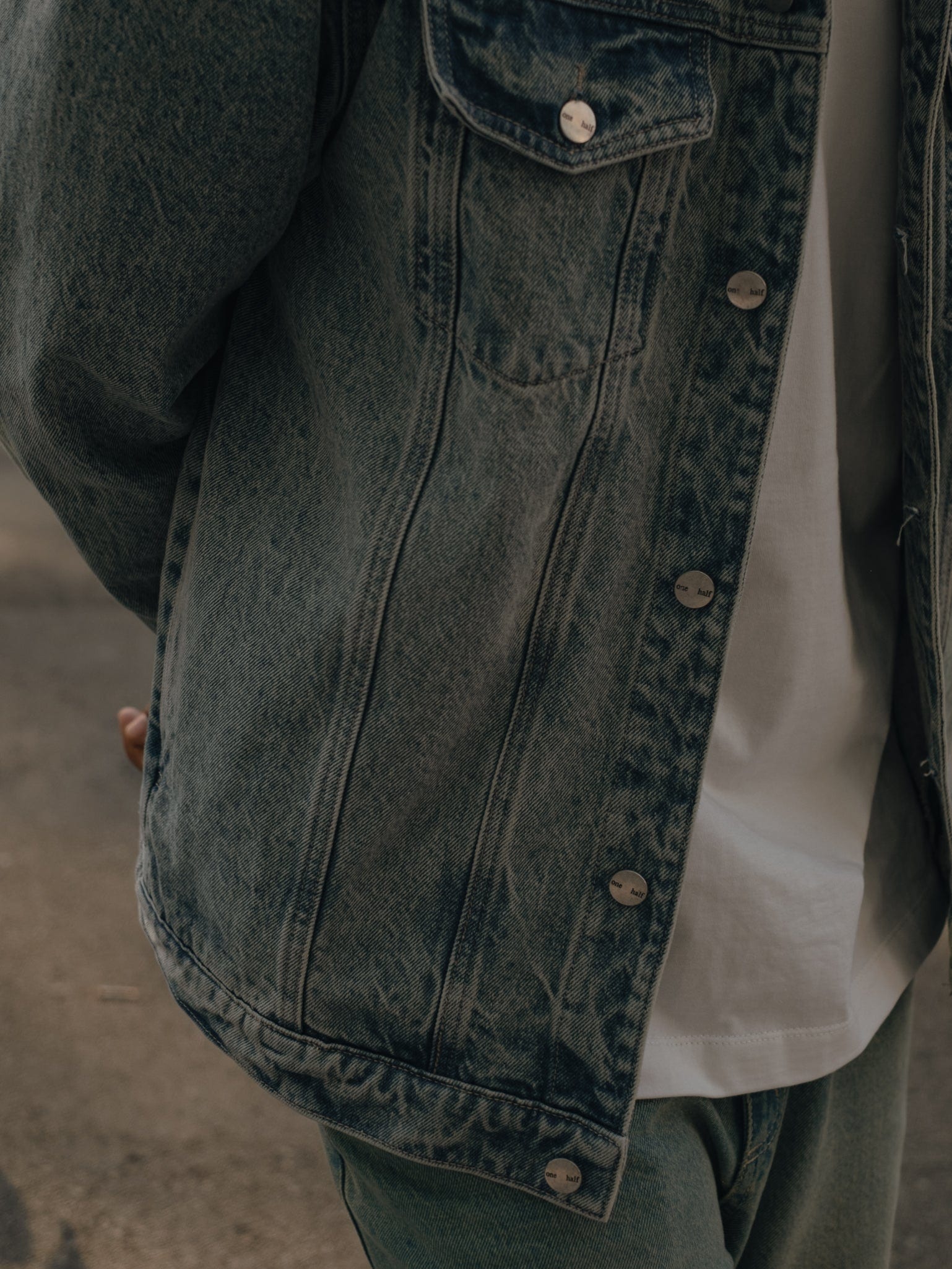DENIM OVERSIZED JACKET - DIRTY CLEAR BLUE - imagen 7