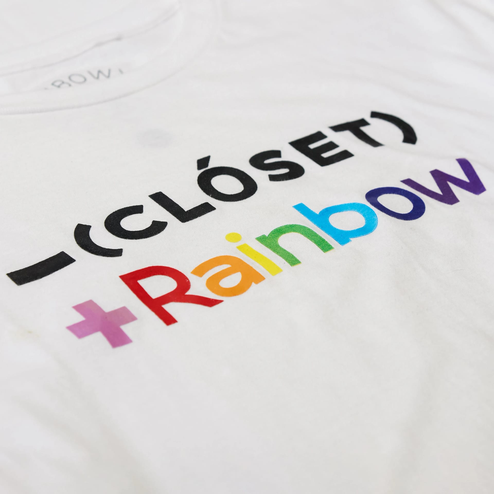 MENOS CLÓSET MÁS RAINBOW T-SHIRT - imagen 5