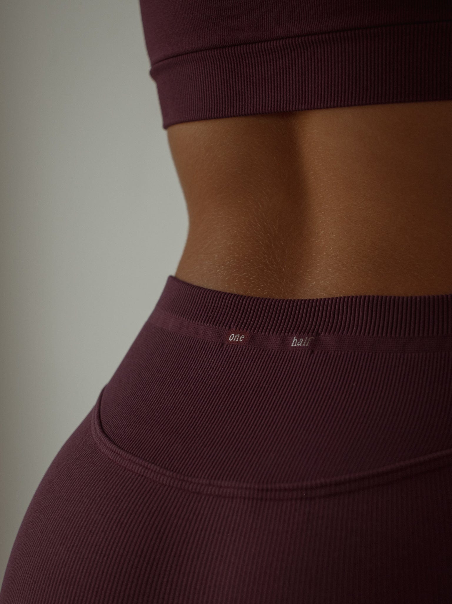 ELEVATE SEAMLESS MINI SHORT - CRANBERRY - imagen 11