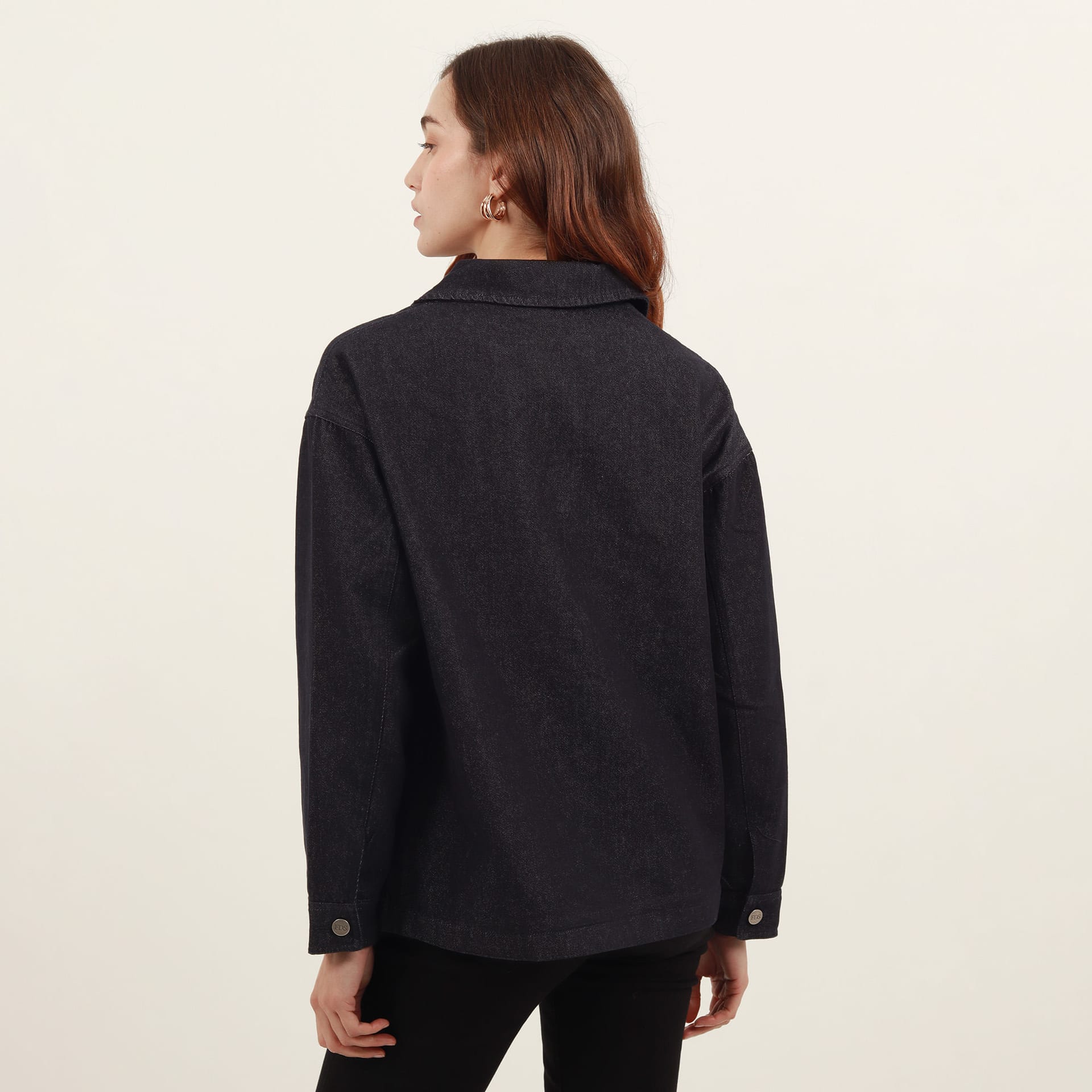 Chaqueta acolchada con capucha y ajuste en cintura - imagen 14