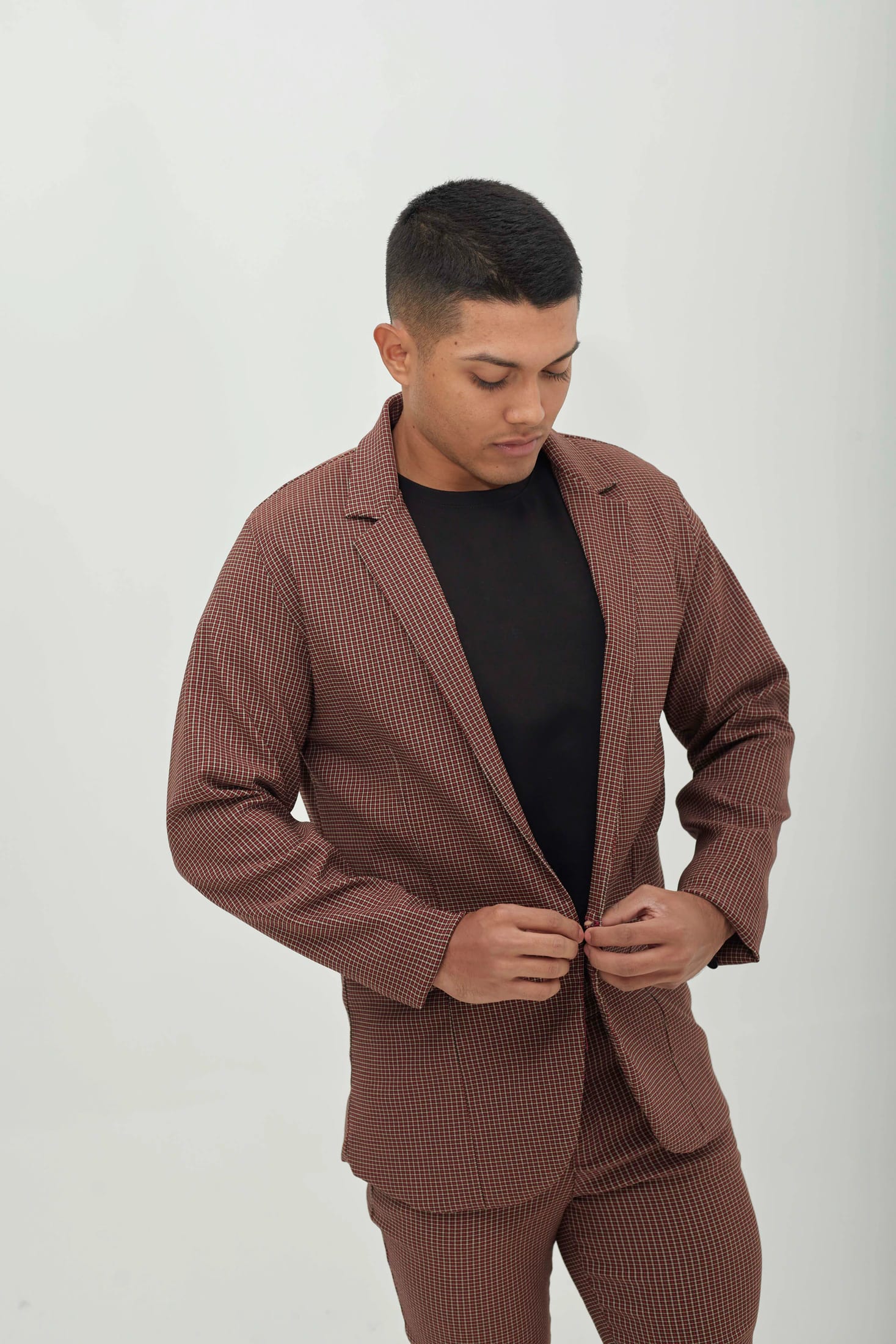 Traje Clásico Essential Vinotinto - imagen 5