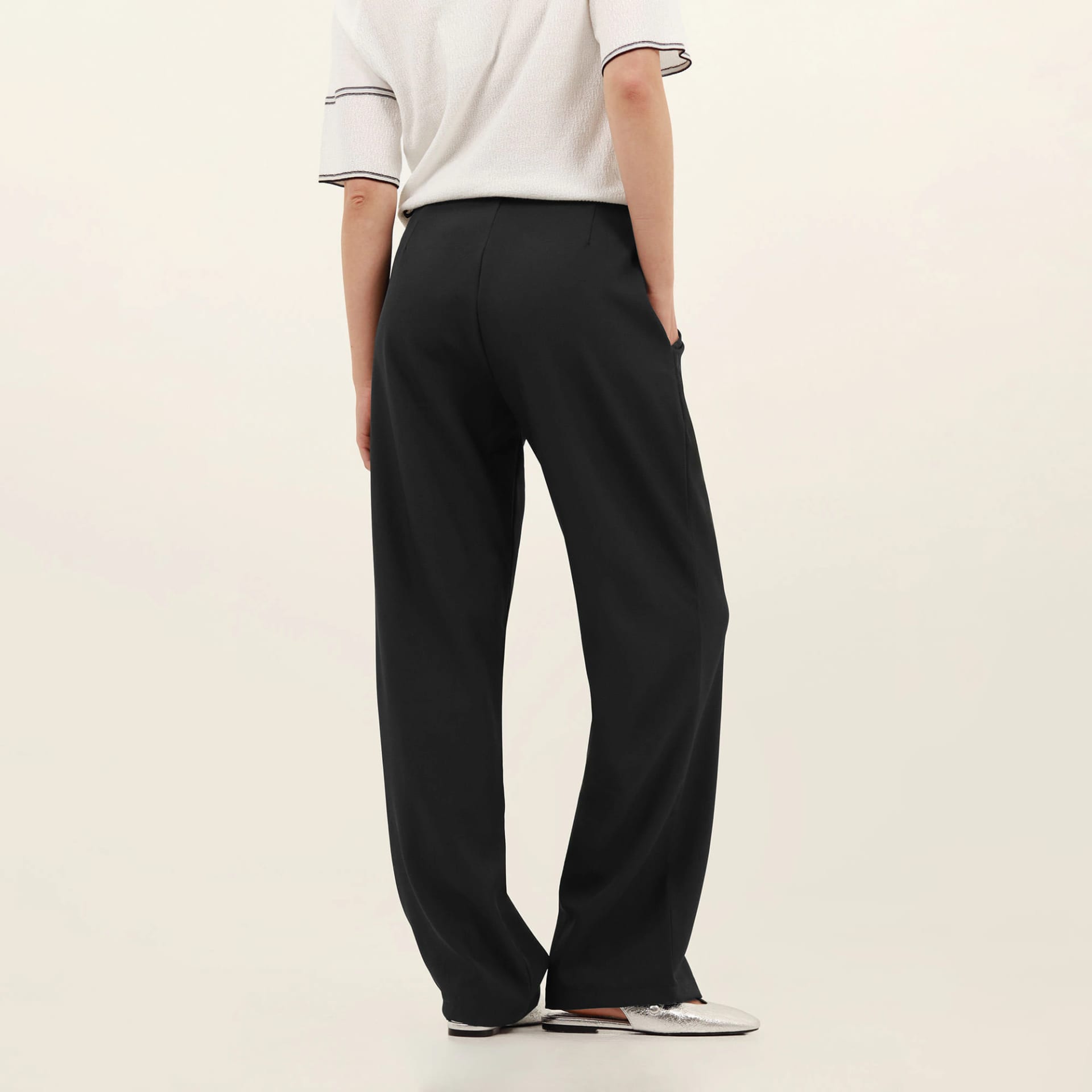 Pantalón bota recta con prenses y charreteras - imagen 5