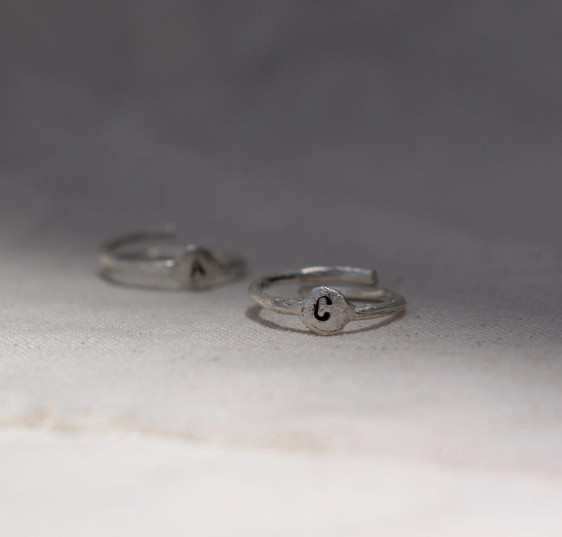 Anillo letra (Plata ley950) - imagen 3