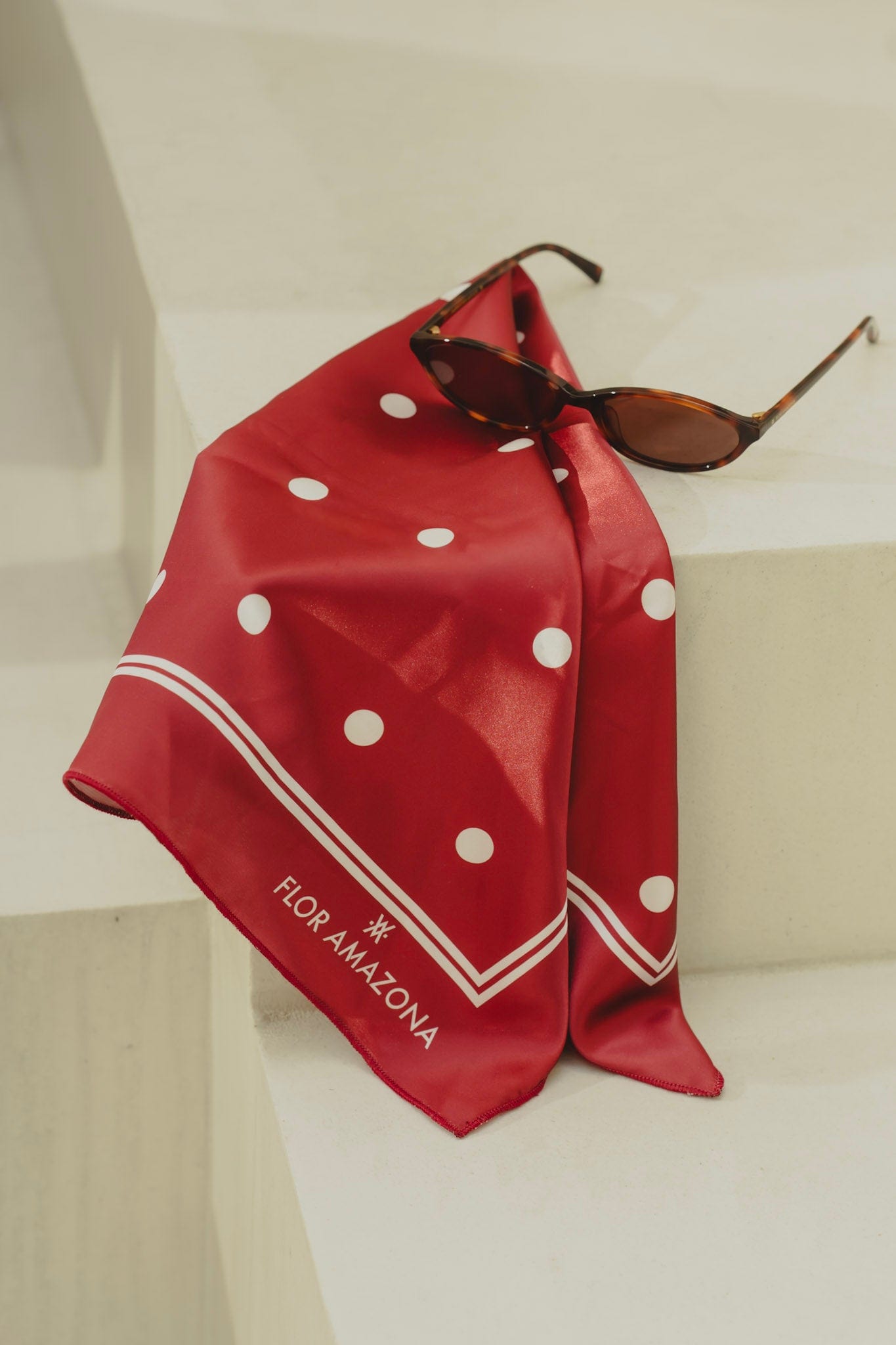 PAÑOLETA POLKA DOLTS CHERRY - imagen 2