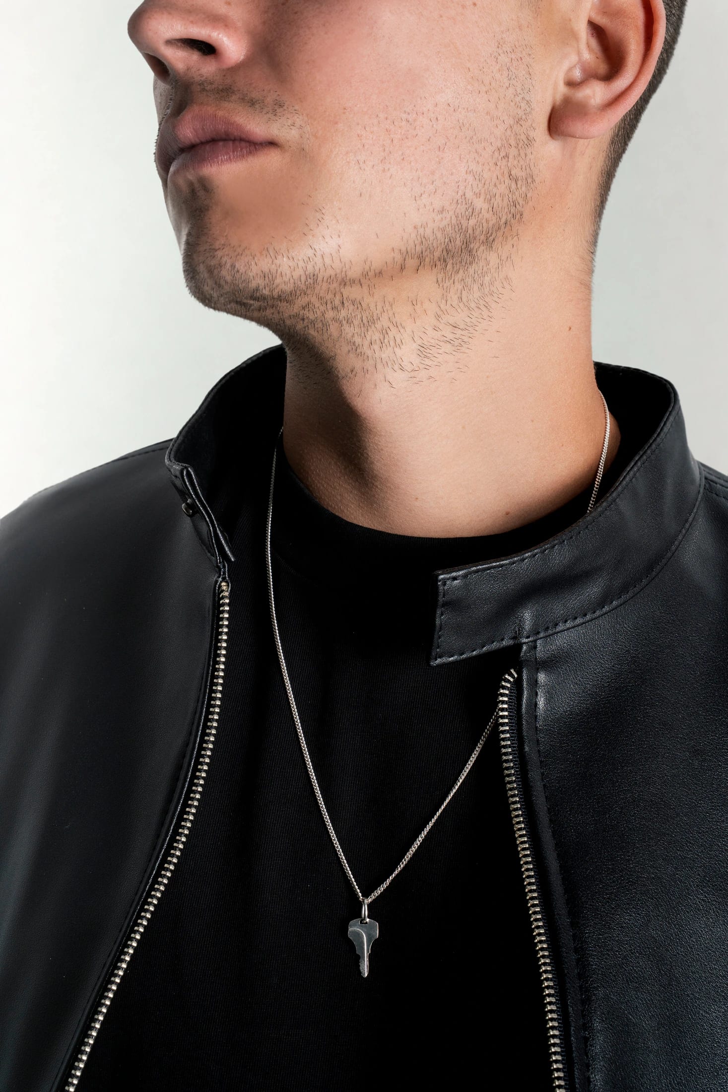 THE KEY NECKLACE  | CADENA CON DIJE DE LLAVE EN PLATA LEY 925 - imagen 3