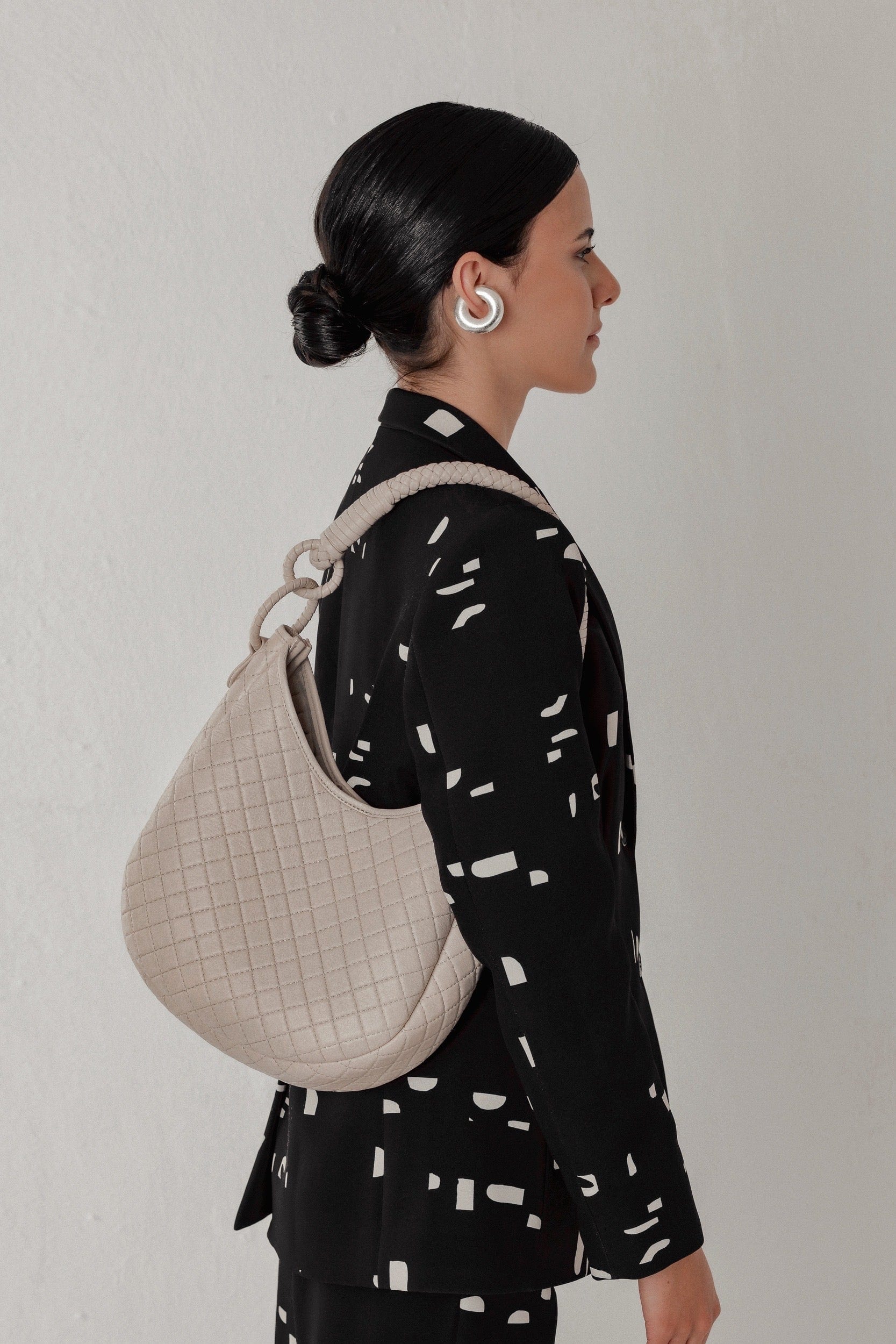 Saddle Shoulder Bag, Beige - imagen 10