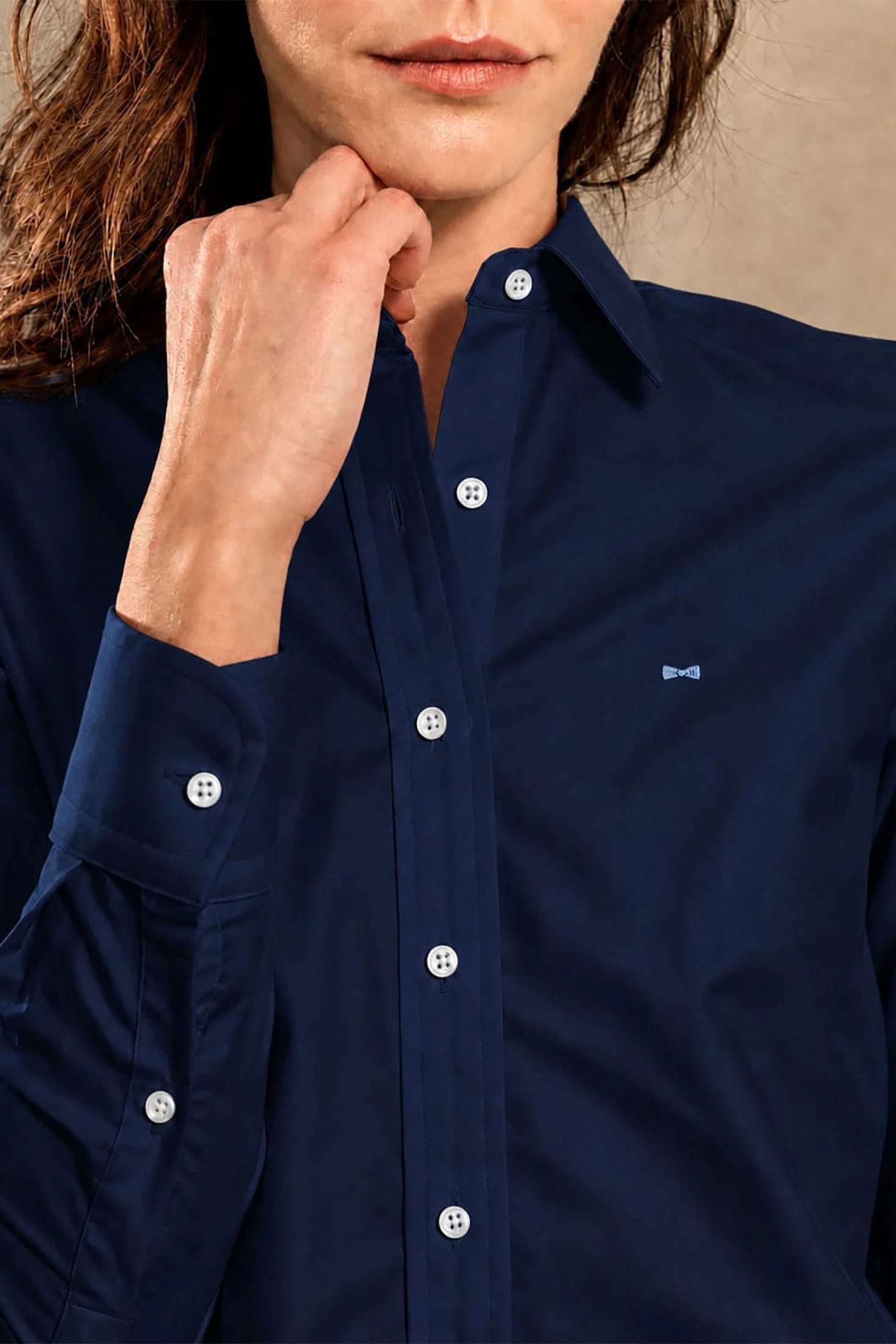 Camisa Antimanchas Oxford de Mujer Azul Navy - imagen 2