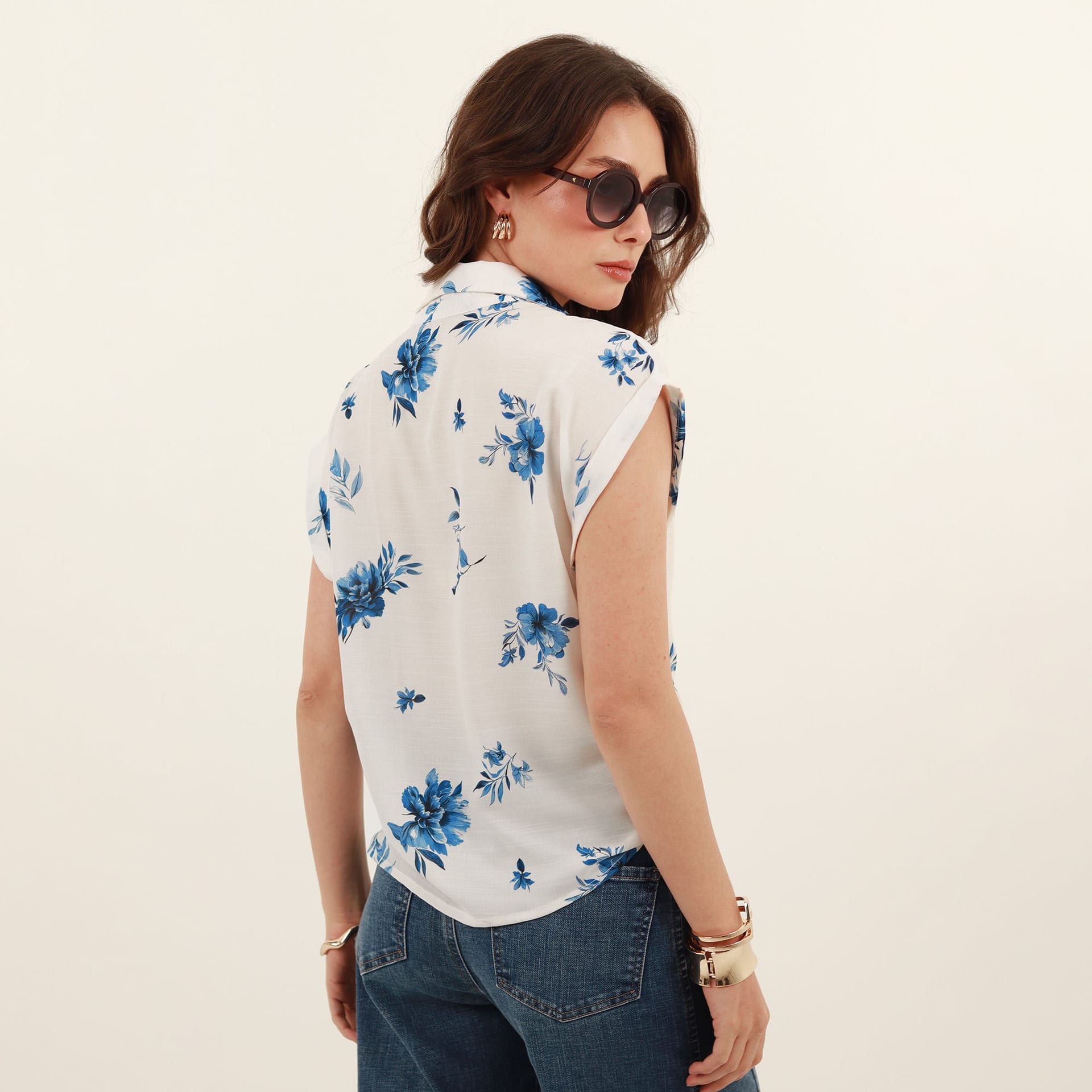 Blusa estampada abierta cuello sport manga corta rodada - imagen 5