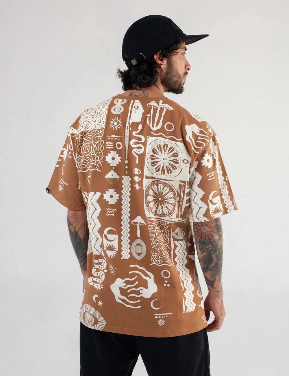 Camiseta Oversize Vurú tabaco para Hombre - imagen 4