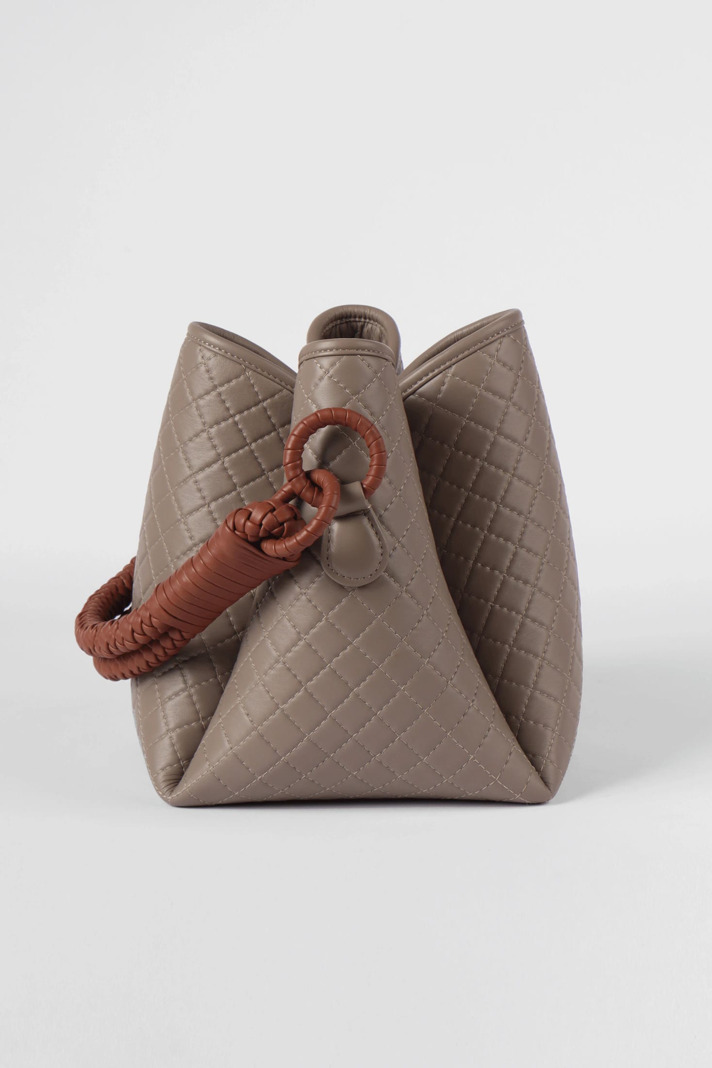 Tulip Bucket Bag, Taupe & Brandy - imagen 3