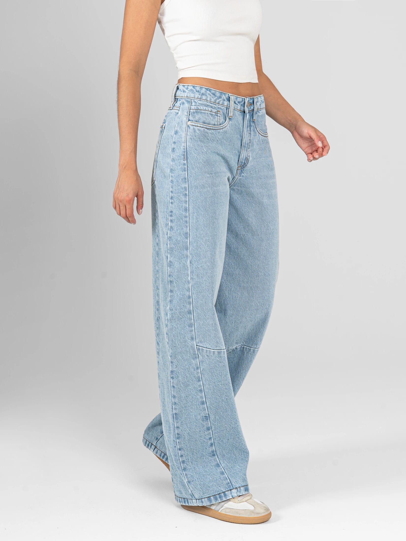 Ref: 066448 Jean wide leg, rígido, tiro alto, con cortes, tono azul claro - imagen 4