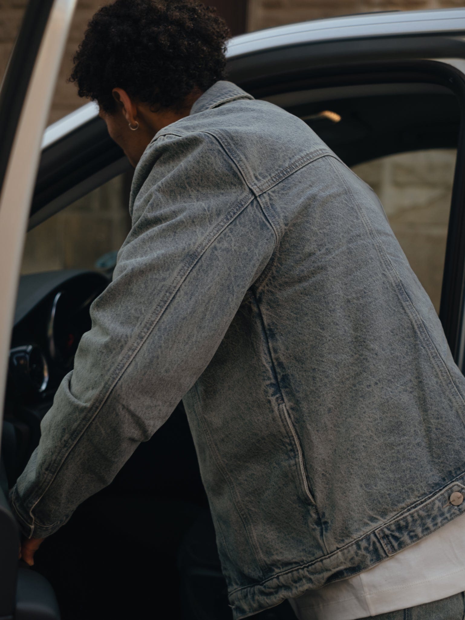 DENIM OVERSIZED JACKET - DIRTY CLEAR BLUE - imagen 4